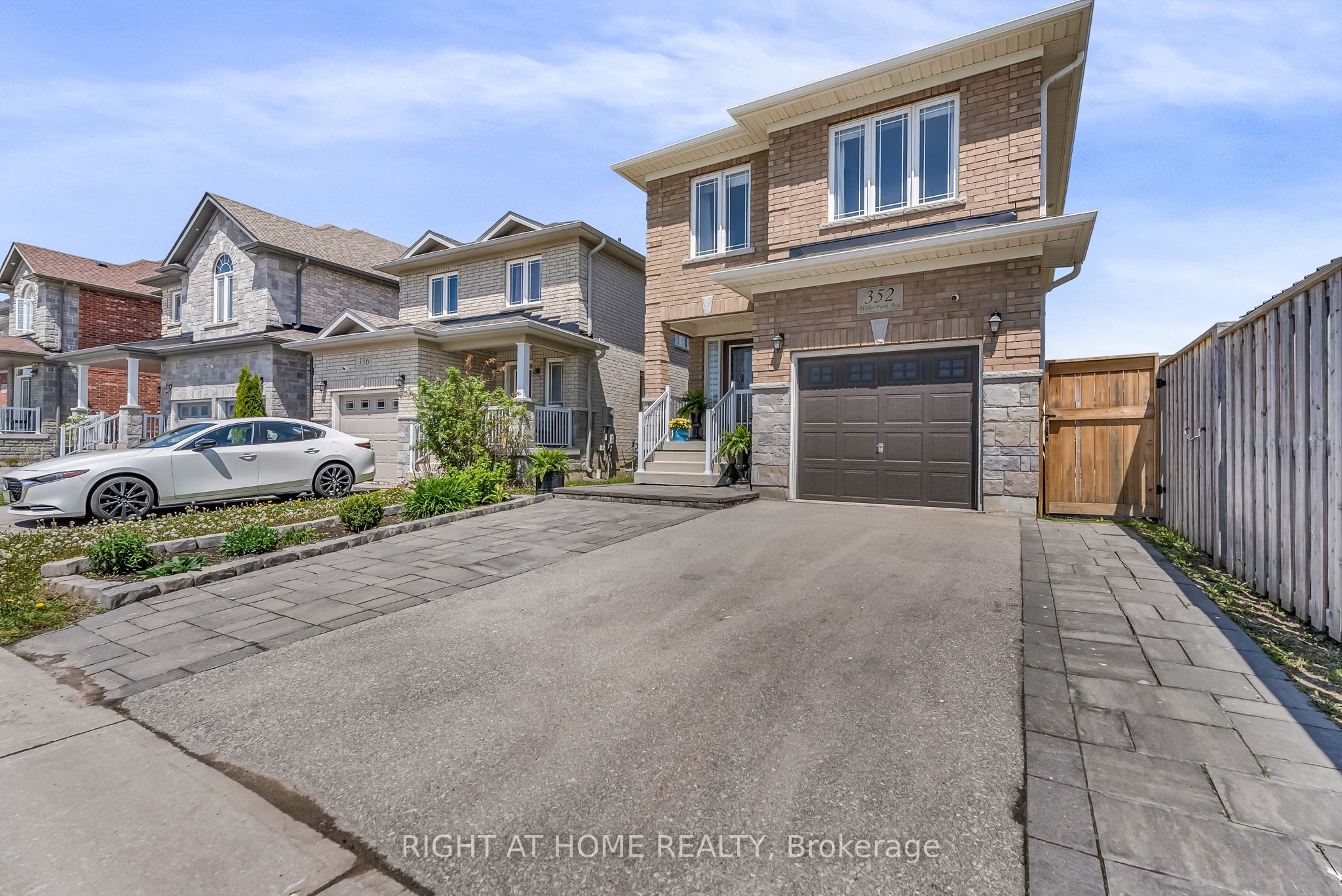 352 Miller Park Avenue, Bradford West Gwillimbury, On L3z 4h5