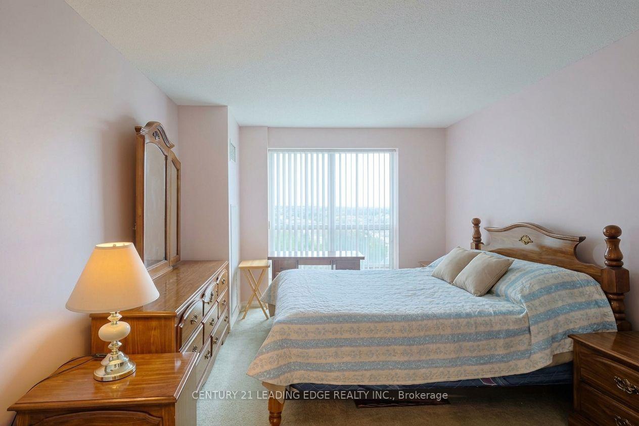 3 Ellesmere Street 726, Richmond Hill, On L4b 4n2