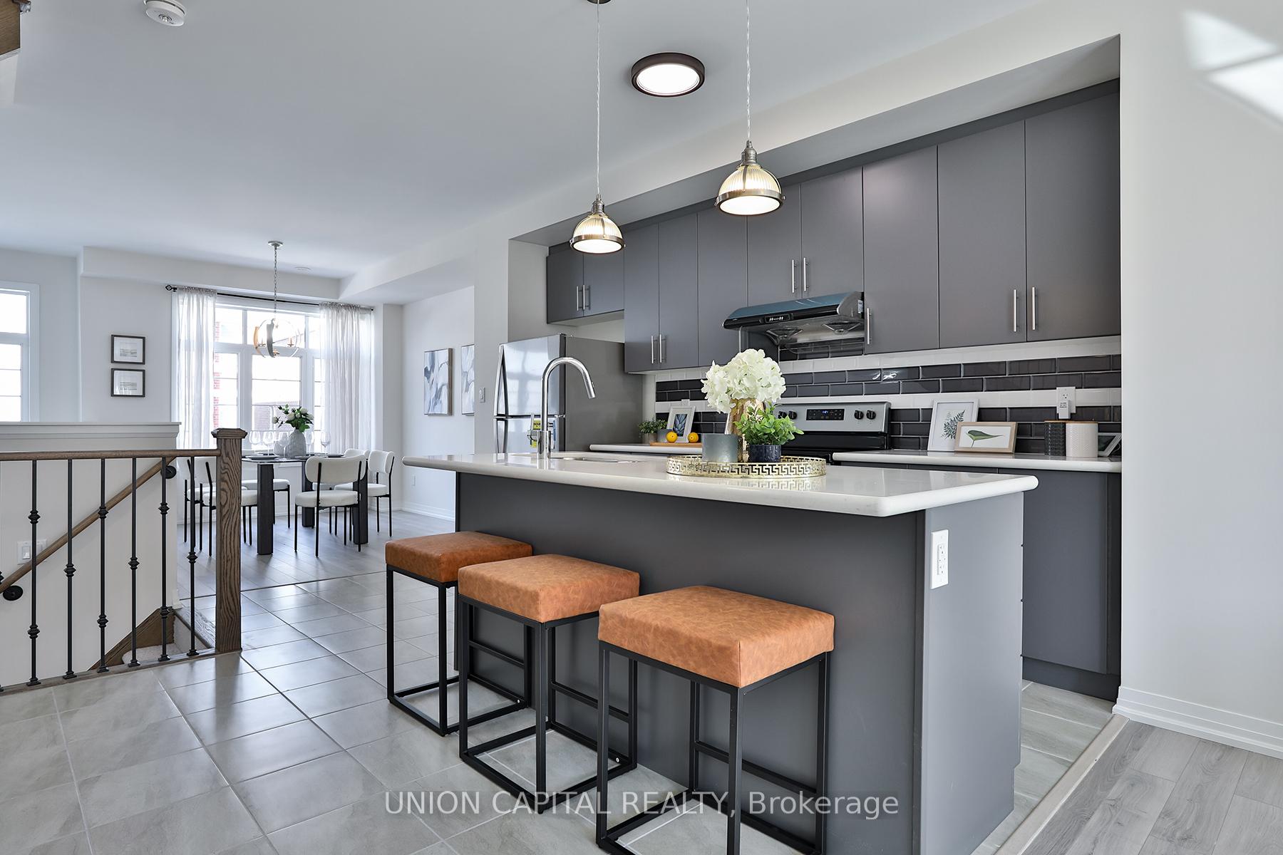 5 Sissons Way, Markham, On L6b 1r2