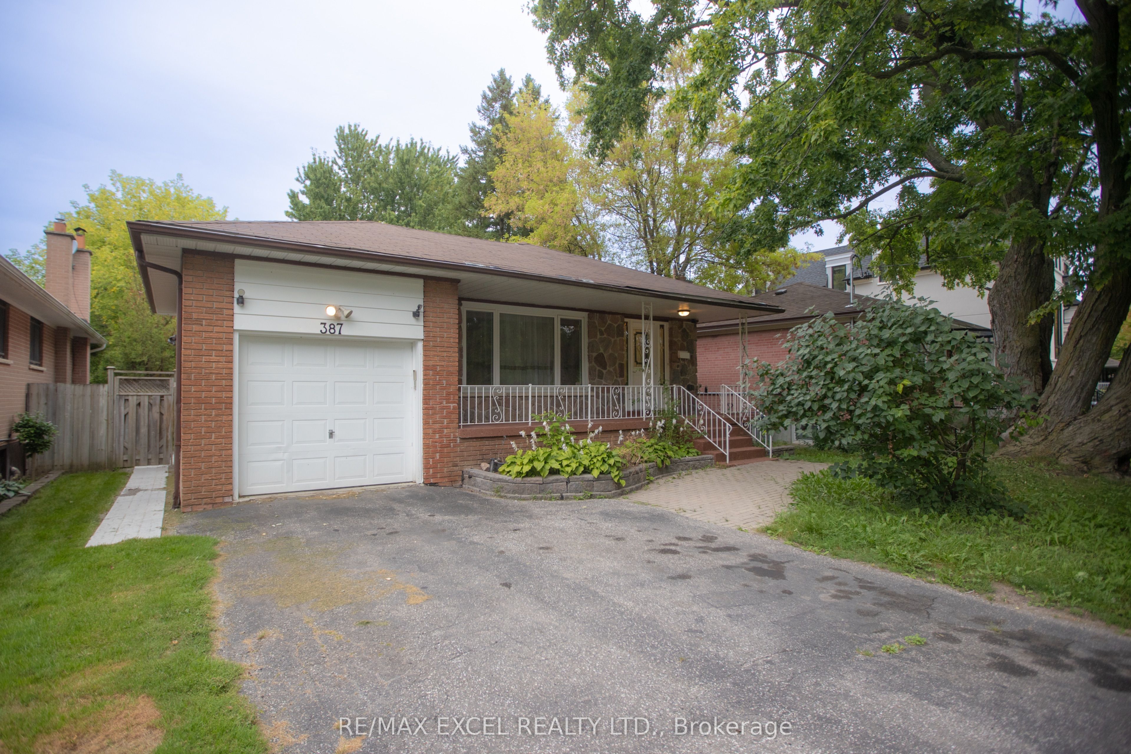 387 Crosby Avenue Bachlor-Basement, Richmond Hill, On L4c 2r8