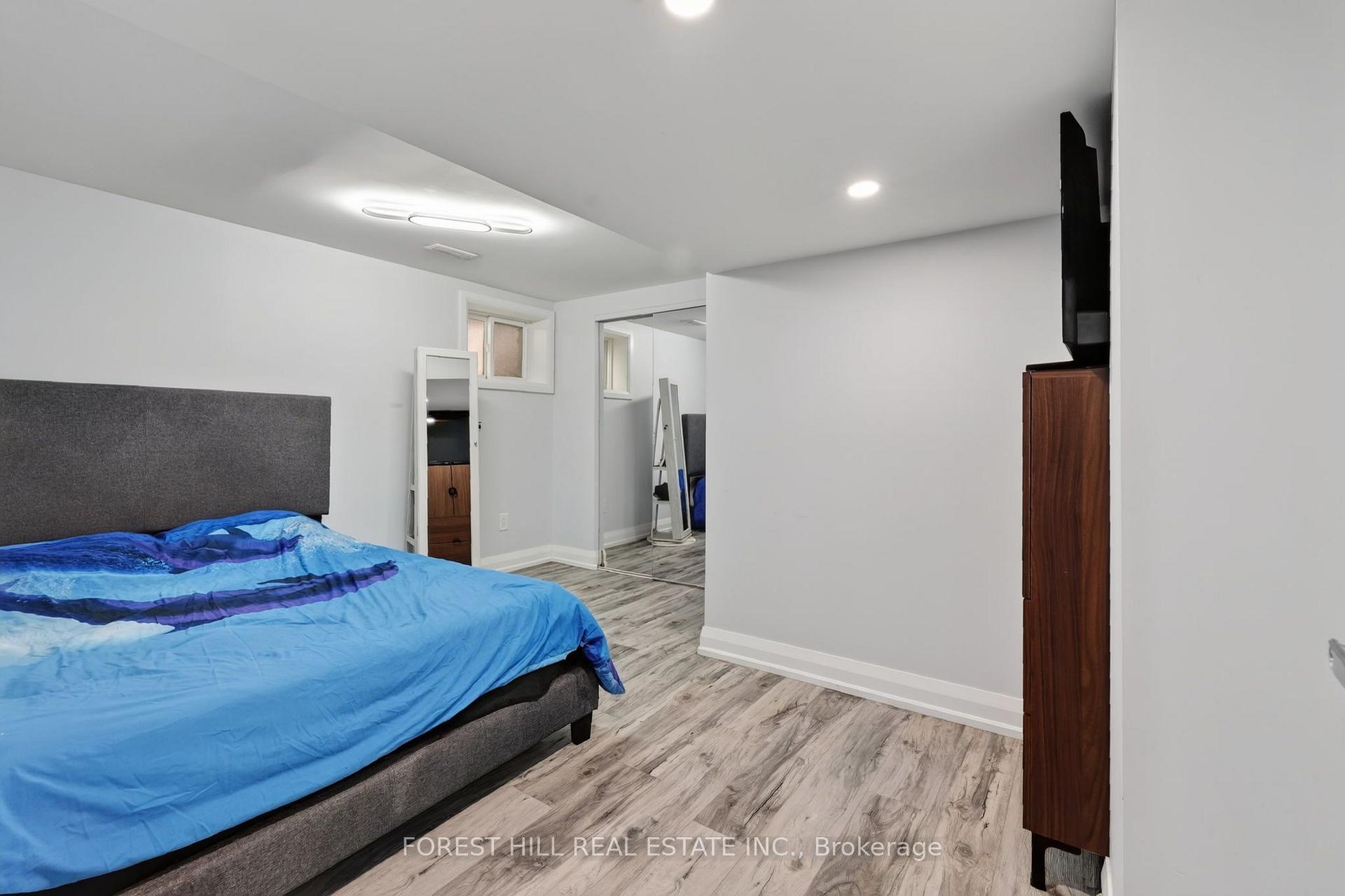 286 Palmer Avenue, Richmond Hill, On L4c 1p3