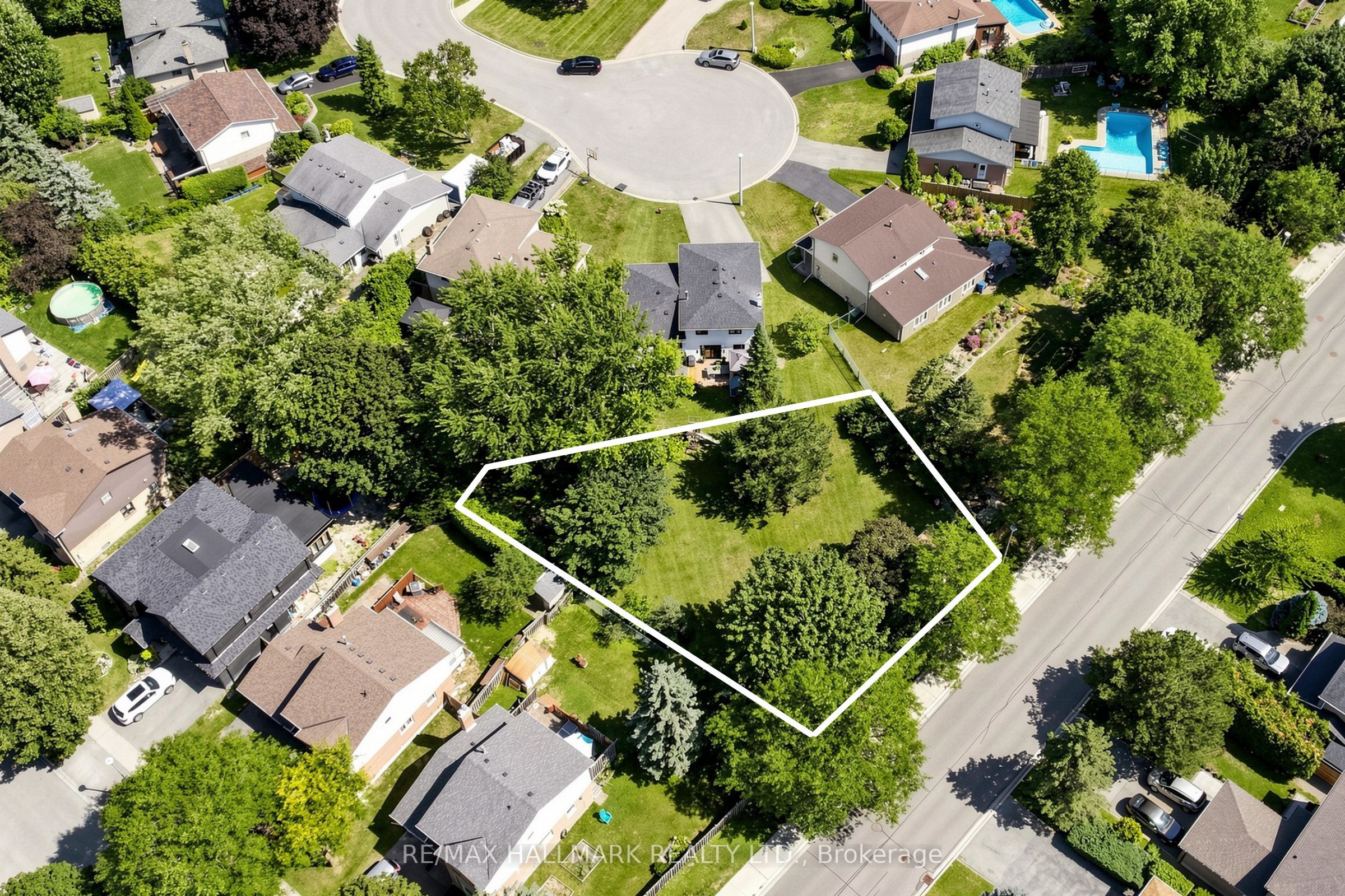 103 Spruce Street, Aurora, On L4g 3j6