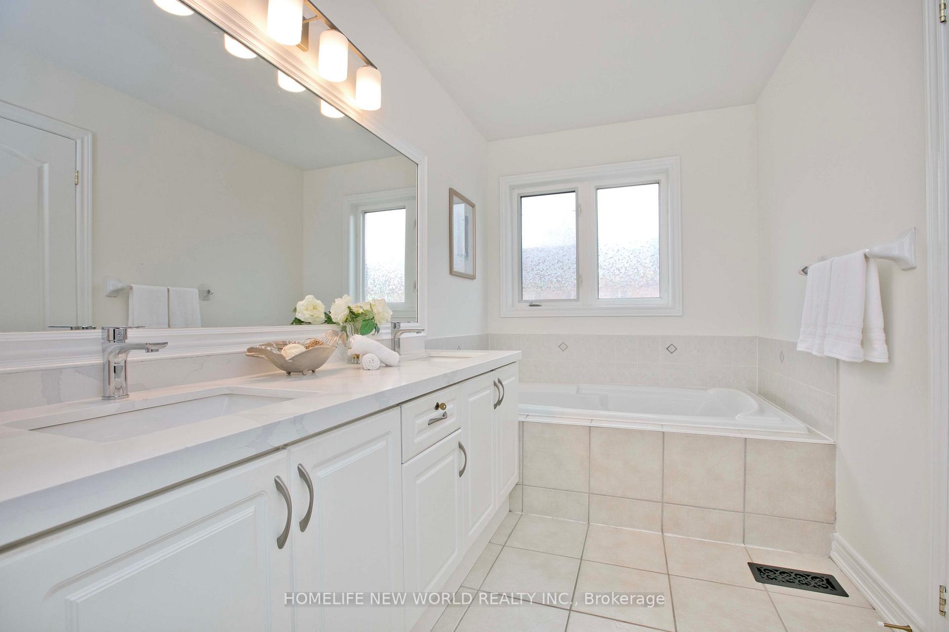 16 Venture Avenue, Richmond Hill, On L4s 2p2
