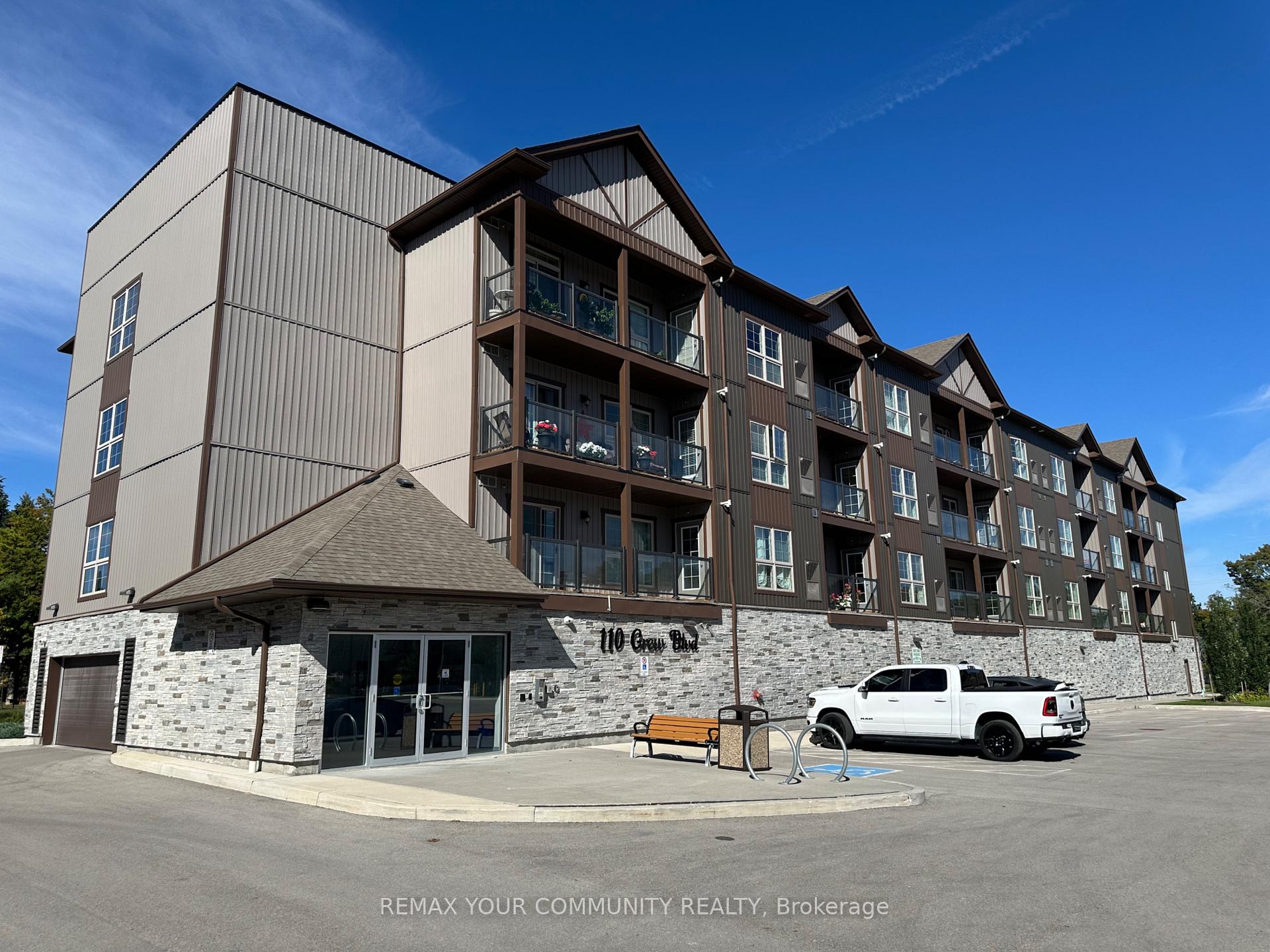 110 Grew Boulevard W 202, Georgina, On L0e 1l0