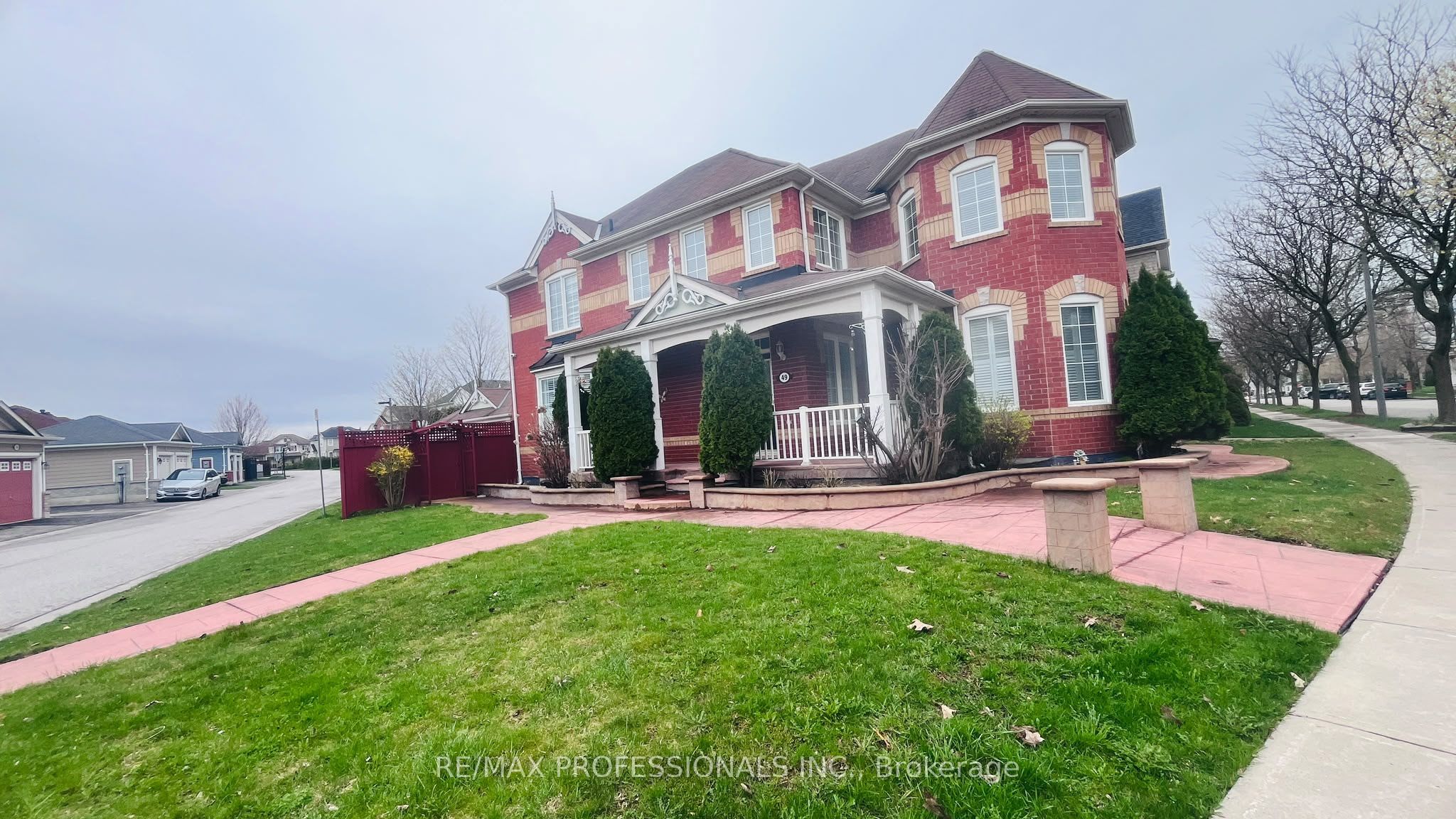 49 Colchester Street, Markham, On L6b 1k3