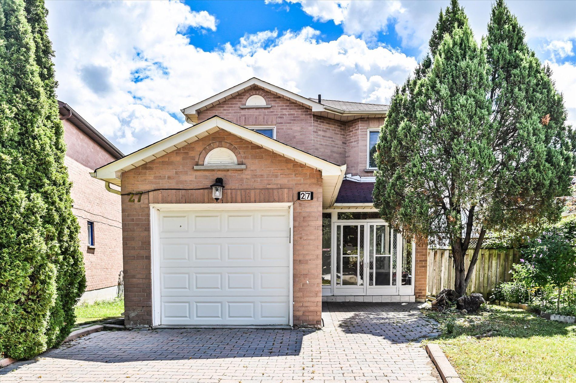 27 Samantha Circle, Richmond Hill, On L4b 2r7