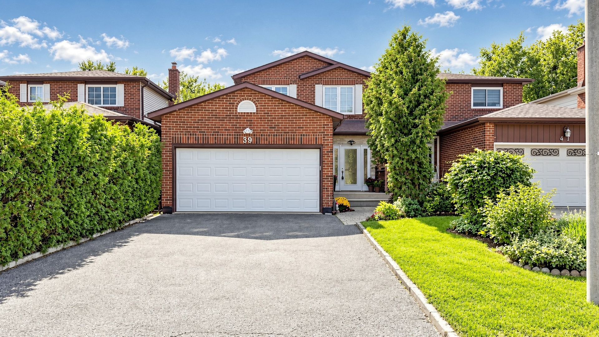 39 Coventry Court, Richmond Hill, On L4c 8b9