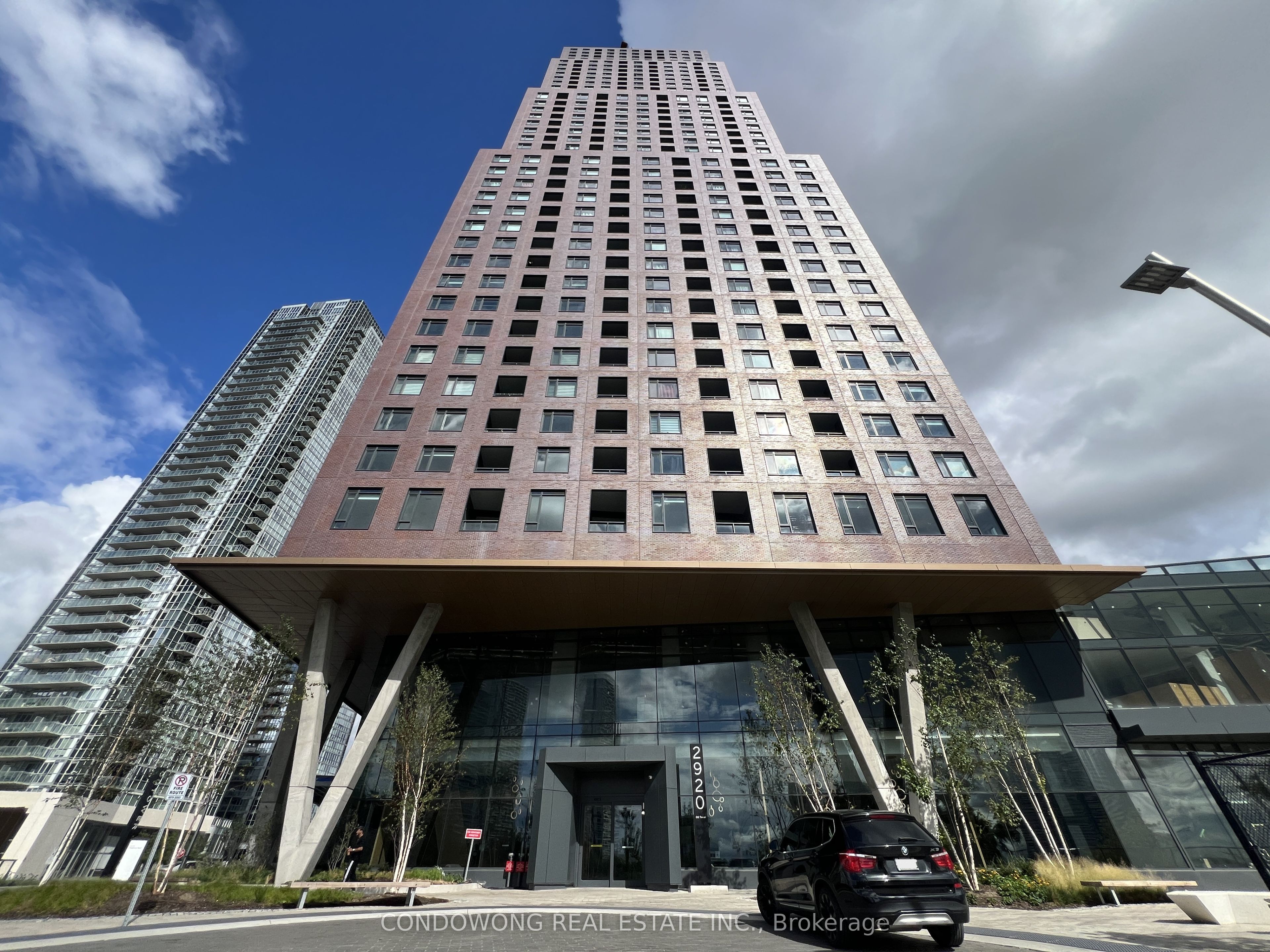2920 Highway 7 2001, Vaughan, On L4k 0p4