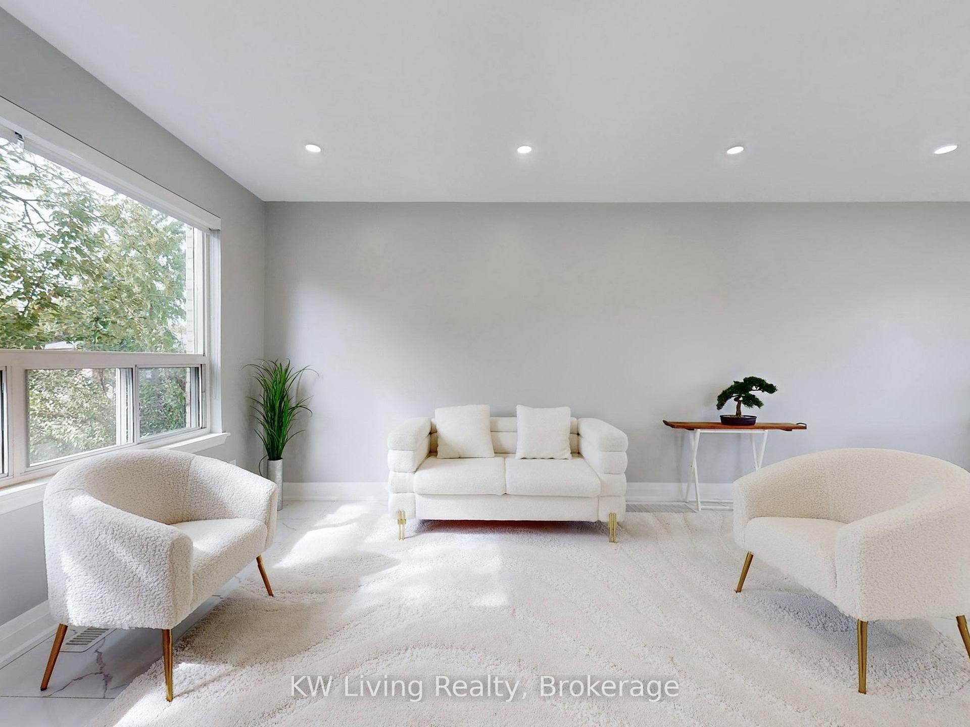 251 Mcconvey Drive, Richmond Hill, On L4c 3k1