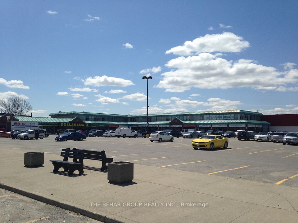 130 Davis Drive 202, Newmarket, On L3y 2n1