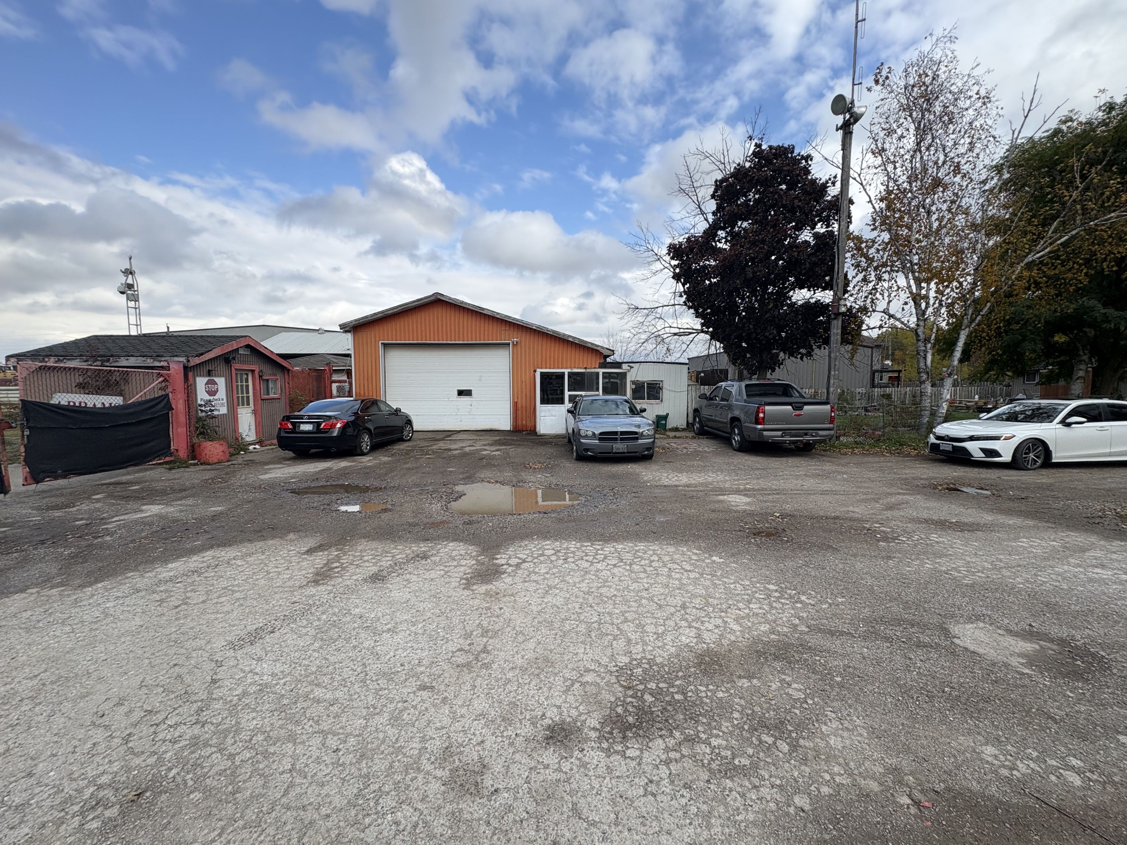 422 Tiffin Street, Barrie, On L4n 9w8