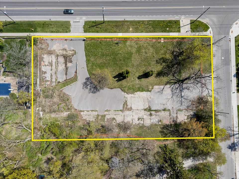 114 Blake Street E, Barrie, On L4m 1k3