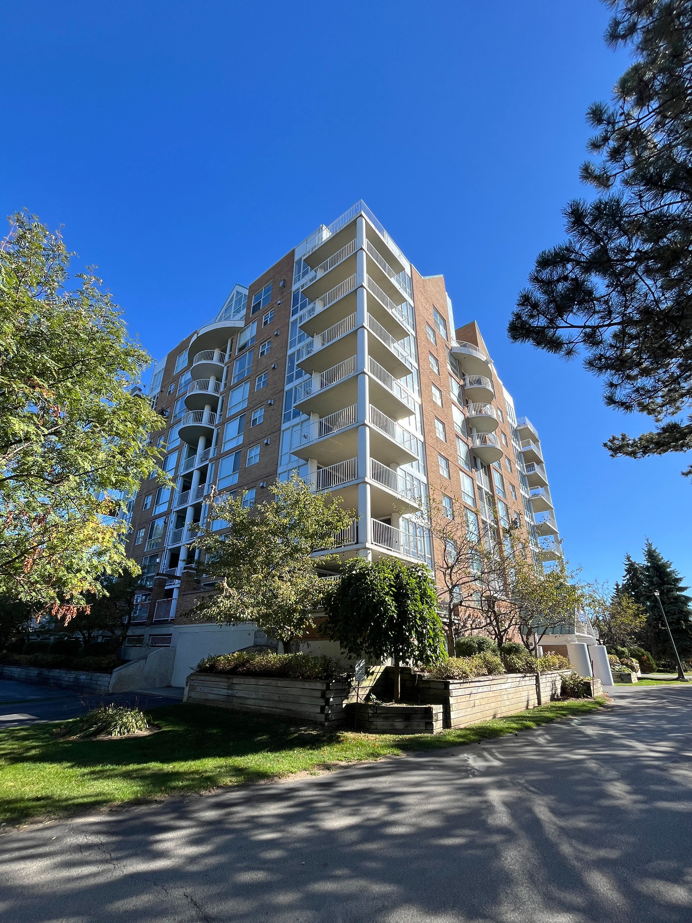 24 Ramblings Way 402, Collingwood, On L9y 5c6