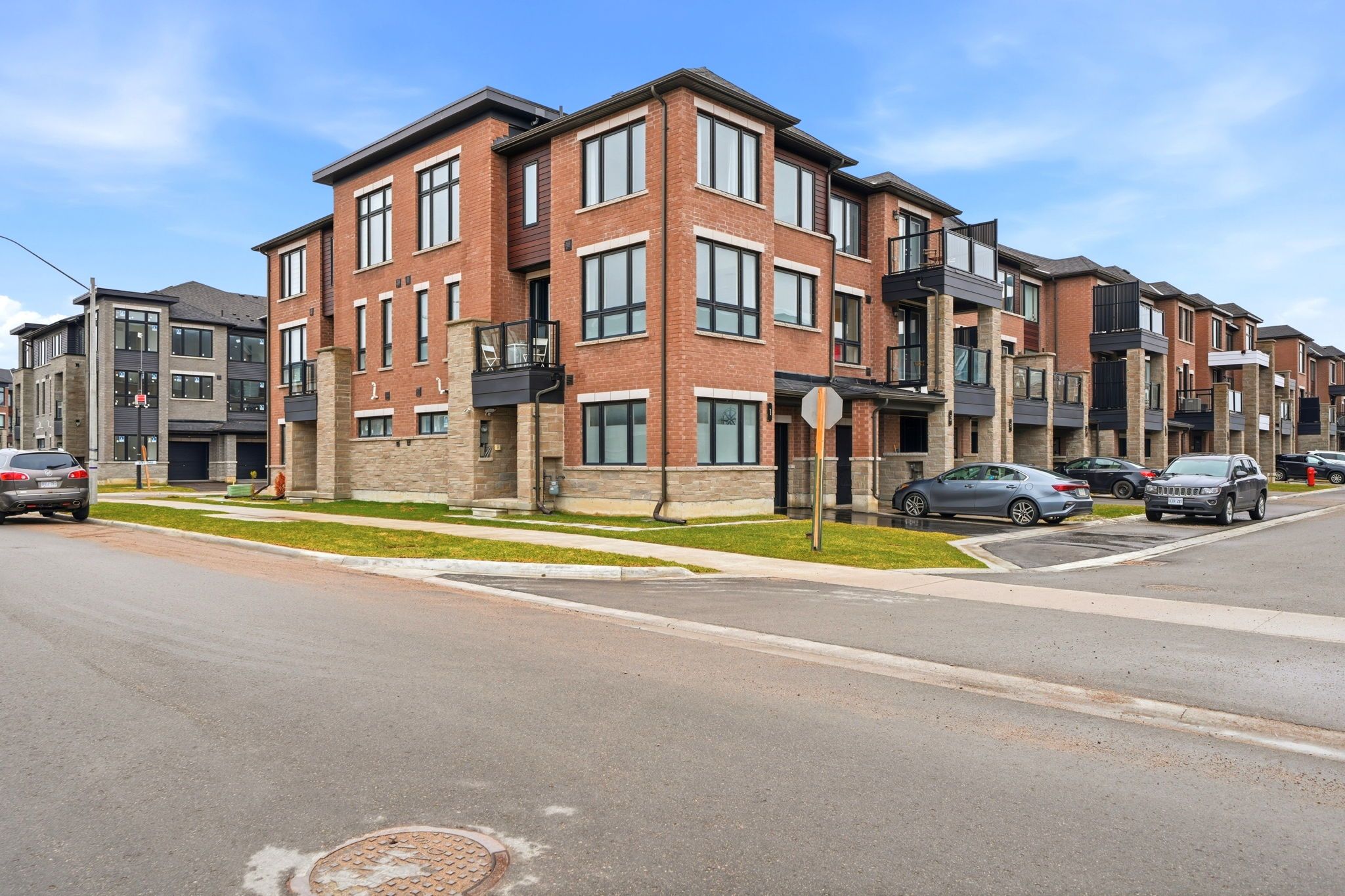 1 Red Maple Lane, Barrie, On L9j 0n4
