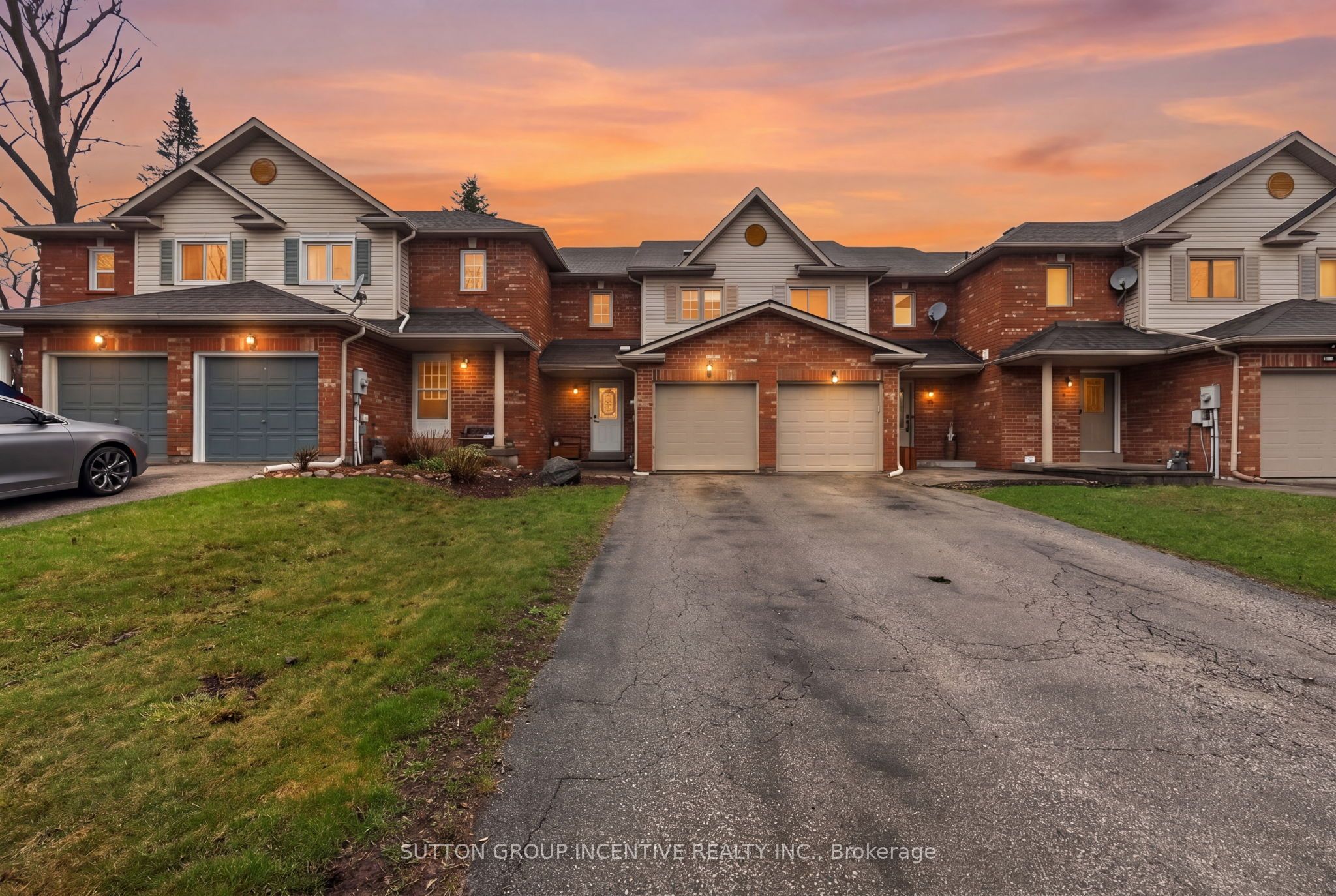 46 Bates Court, Barrie, On L4n 8l8