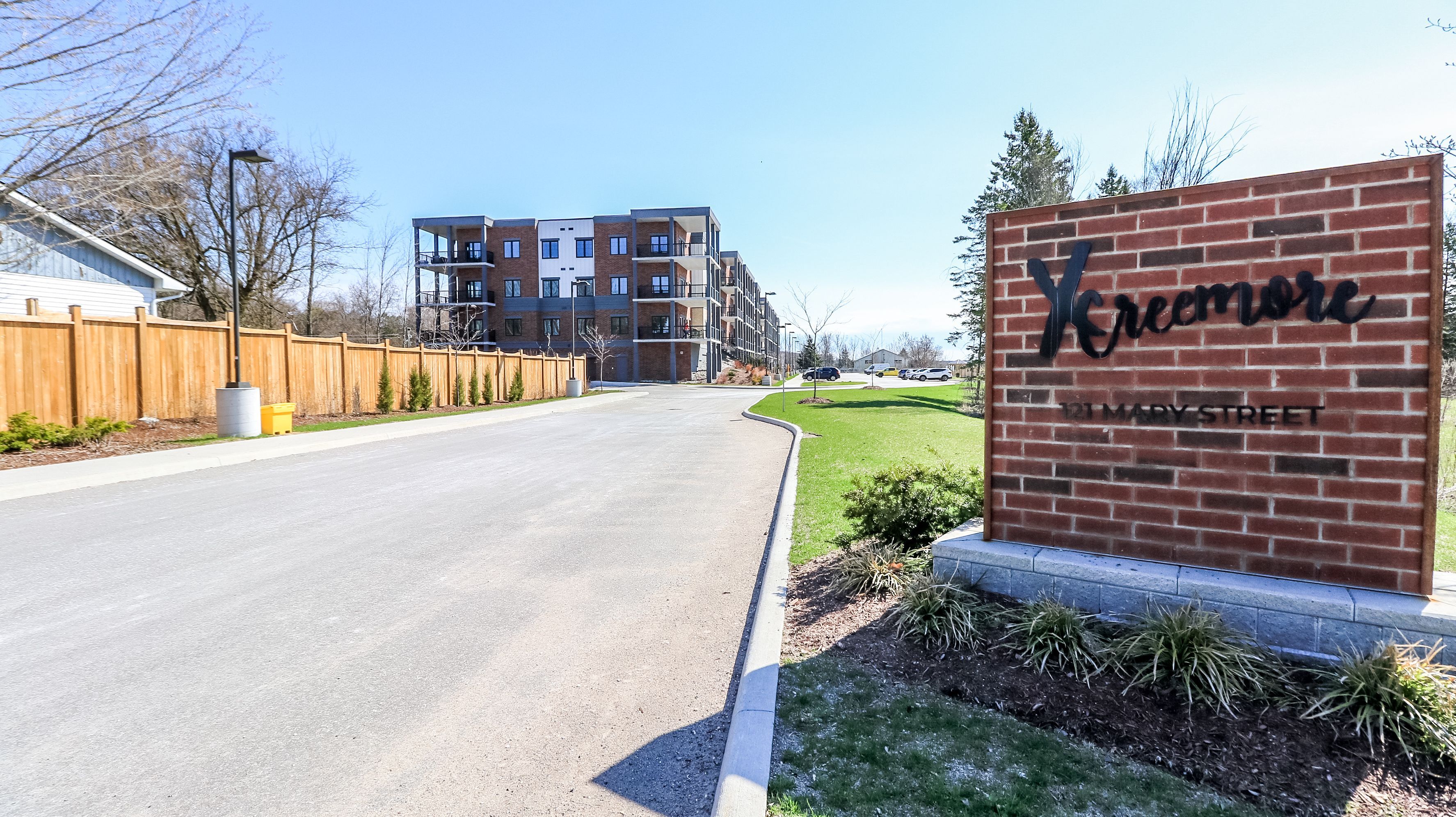 121 Mary Street 210, Clearview, On L0m 1g0
