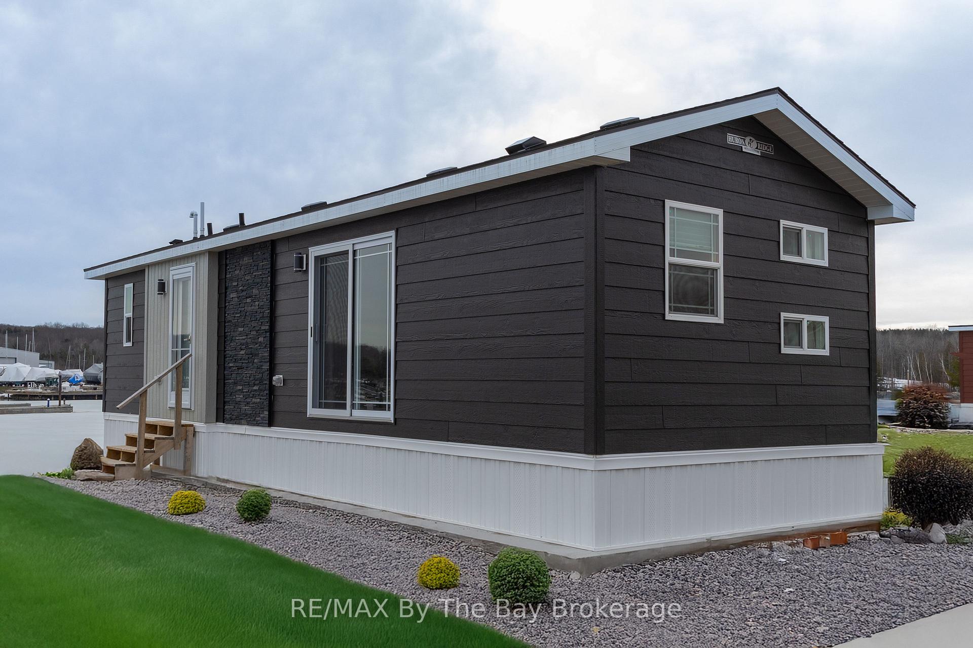 3282 Ogdens Beach Road 62, Midland, On L9s 2k6