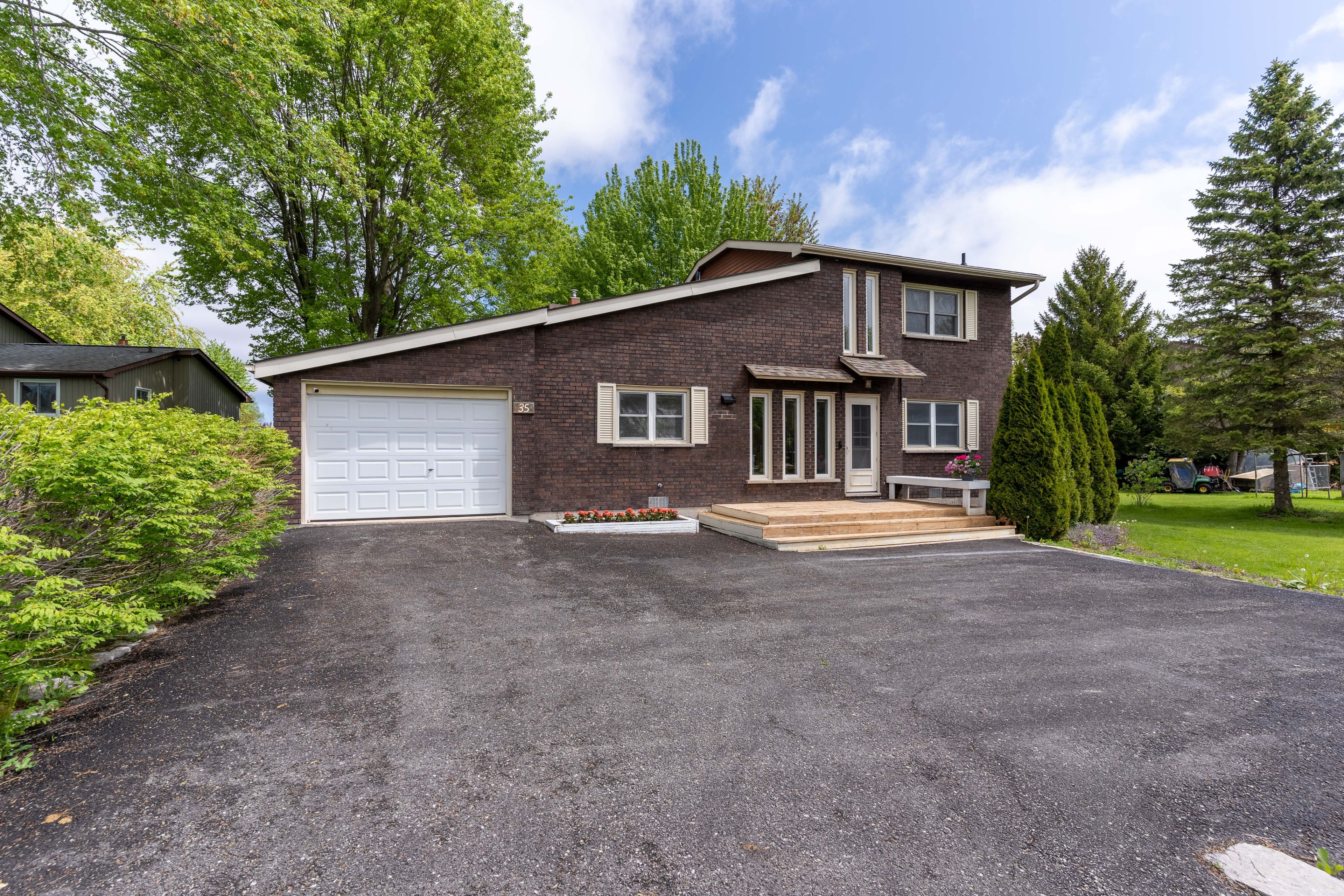 35 Turtle Path, Ramara, On L0k 1b0
