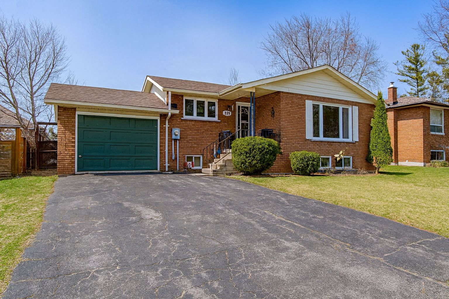 229 Datas Drive E, Clearview, On L0m 1s0