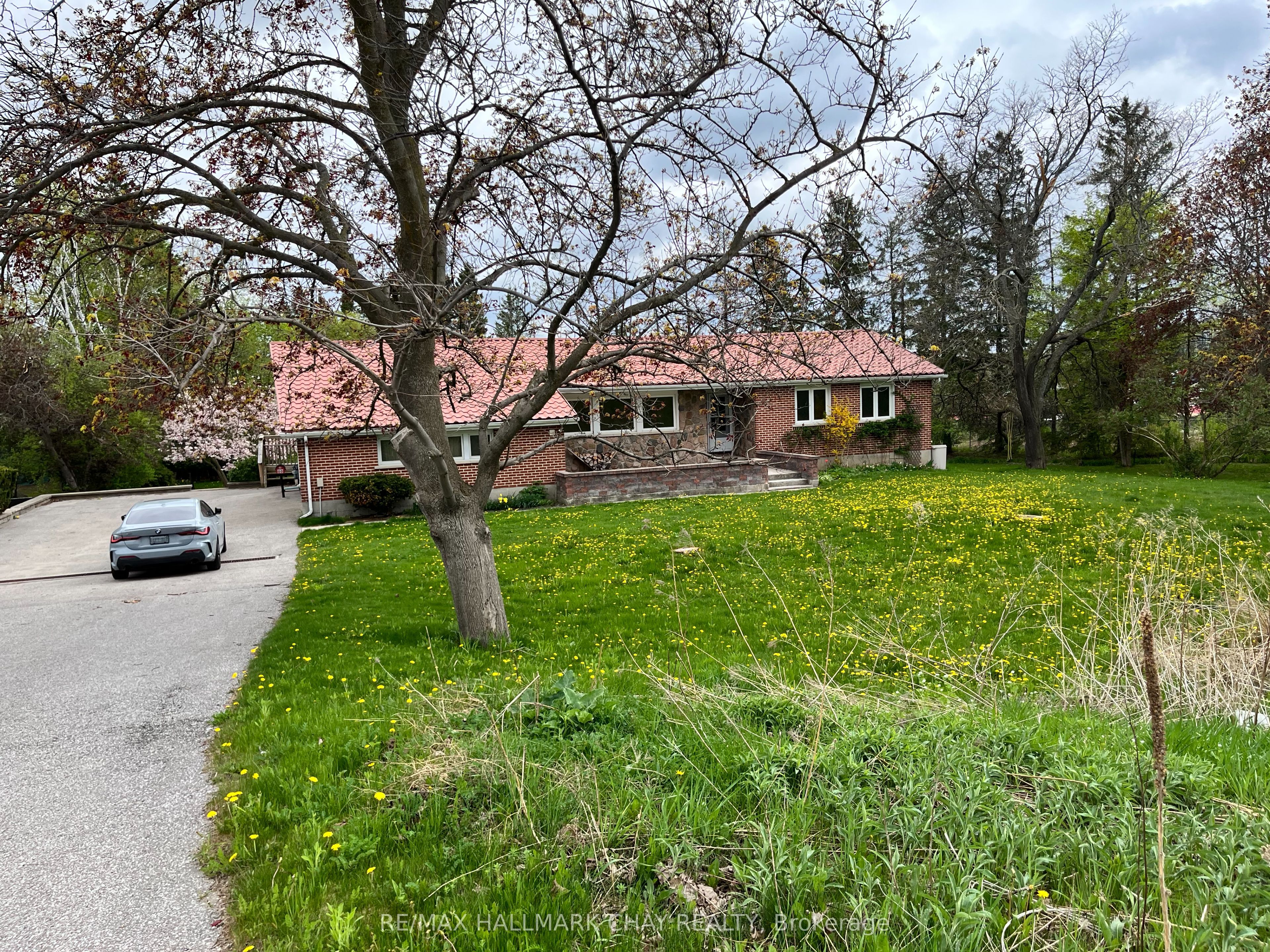 595 Big Bay Point Road E, Barrie, On L4n 3z9