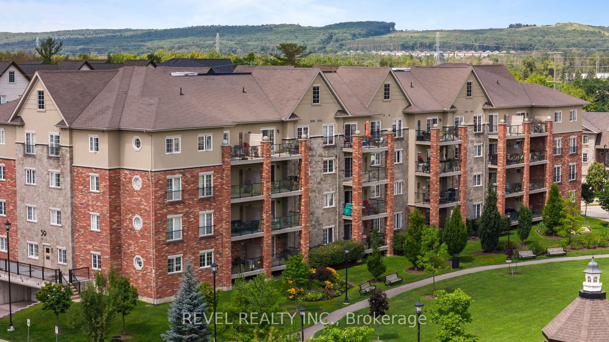 39 Ferndale Drive S 106, Barrie, On L4n 5t5