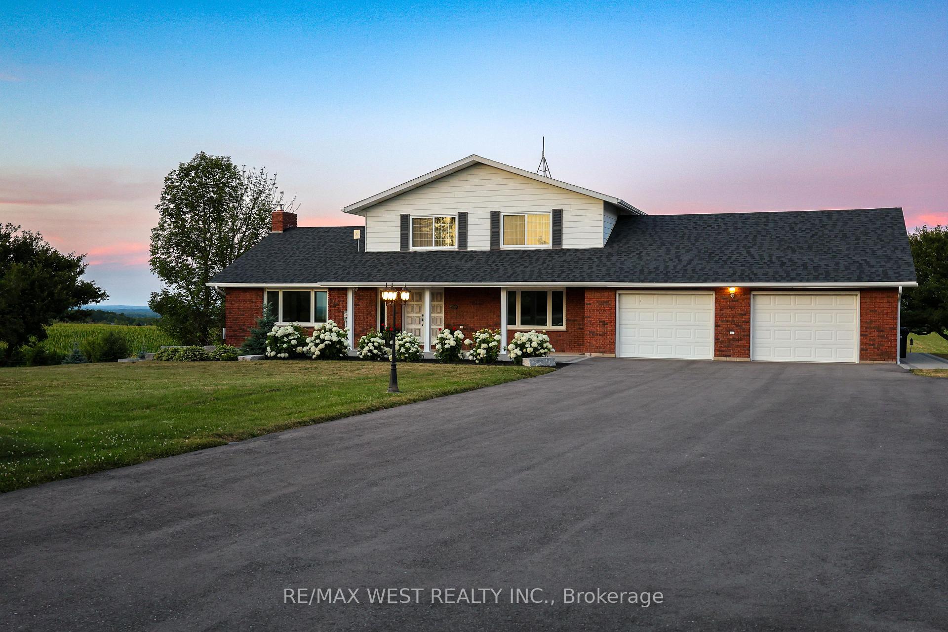 2219 County Road 42, Clearview, On L0m 1s0