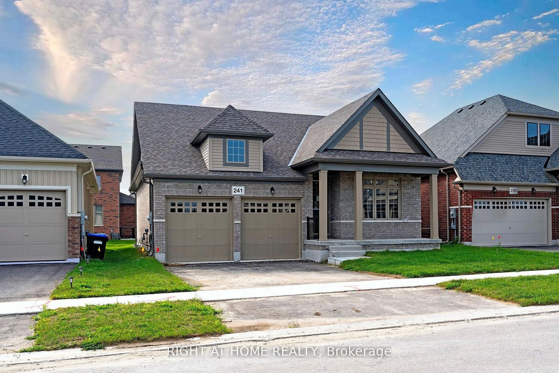 241 Wilcox Drive, Clearview, On L0m 1s0
