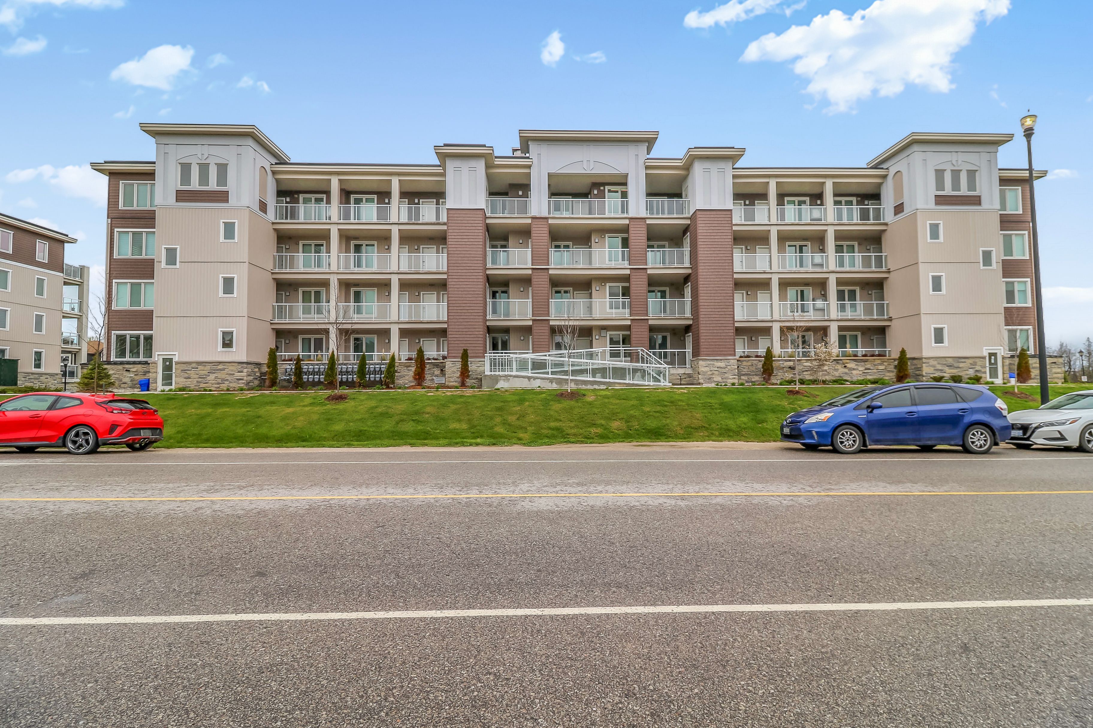 5 Spooner Crescent 311, Collingwood, On L9y 1t3