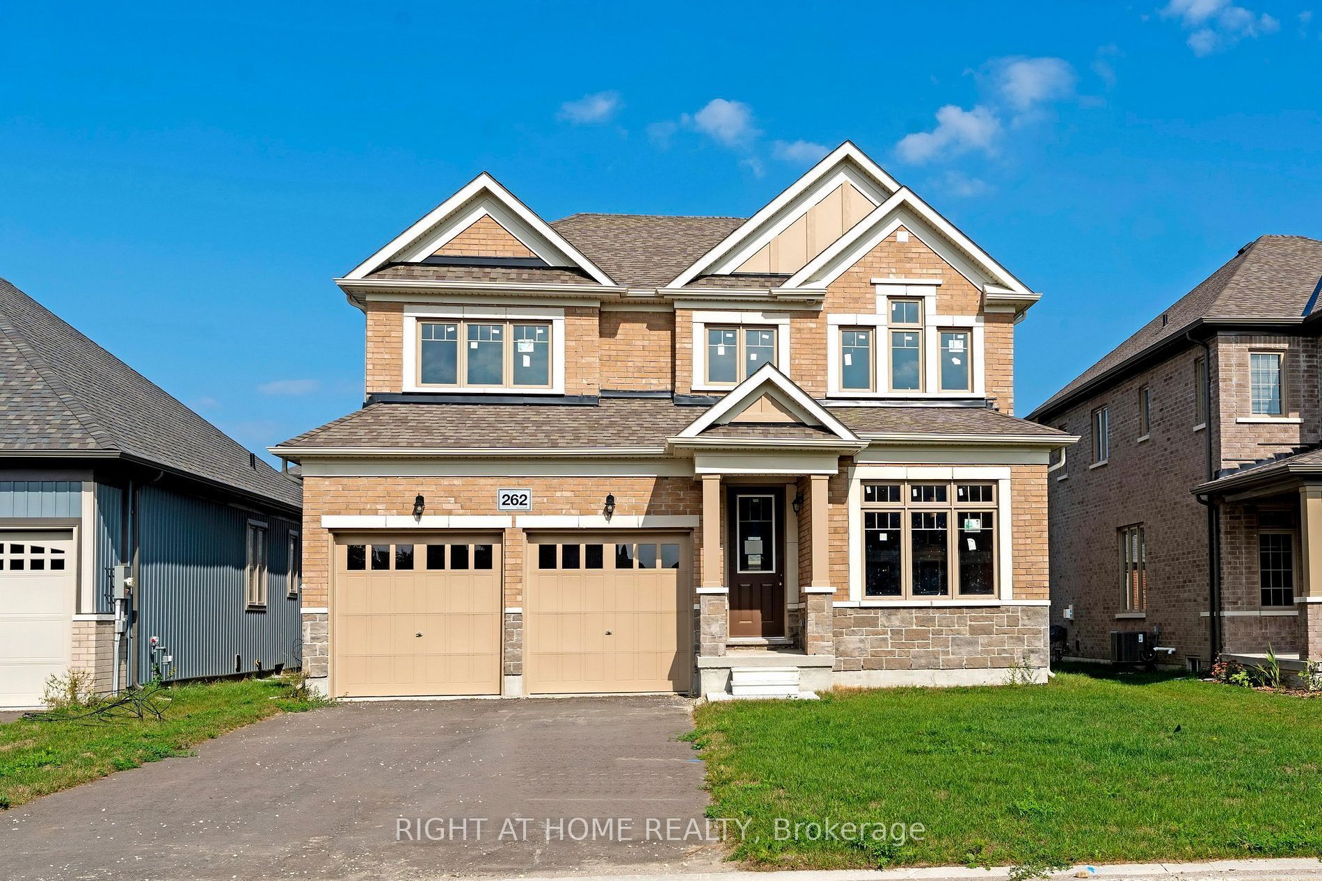262 Duncan Street, Clearview, On L0m 1s0