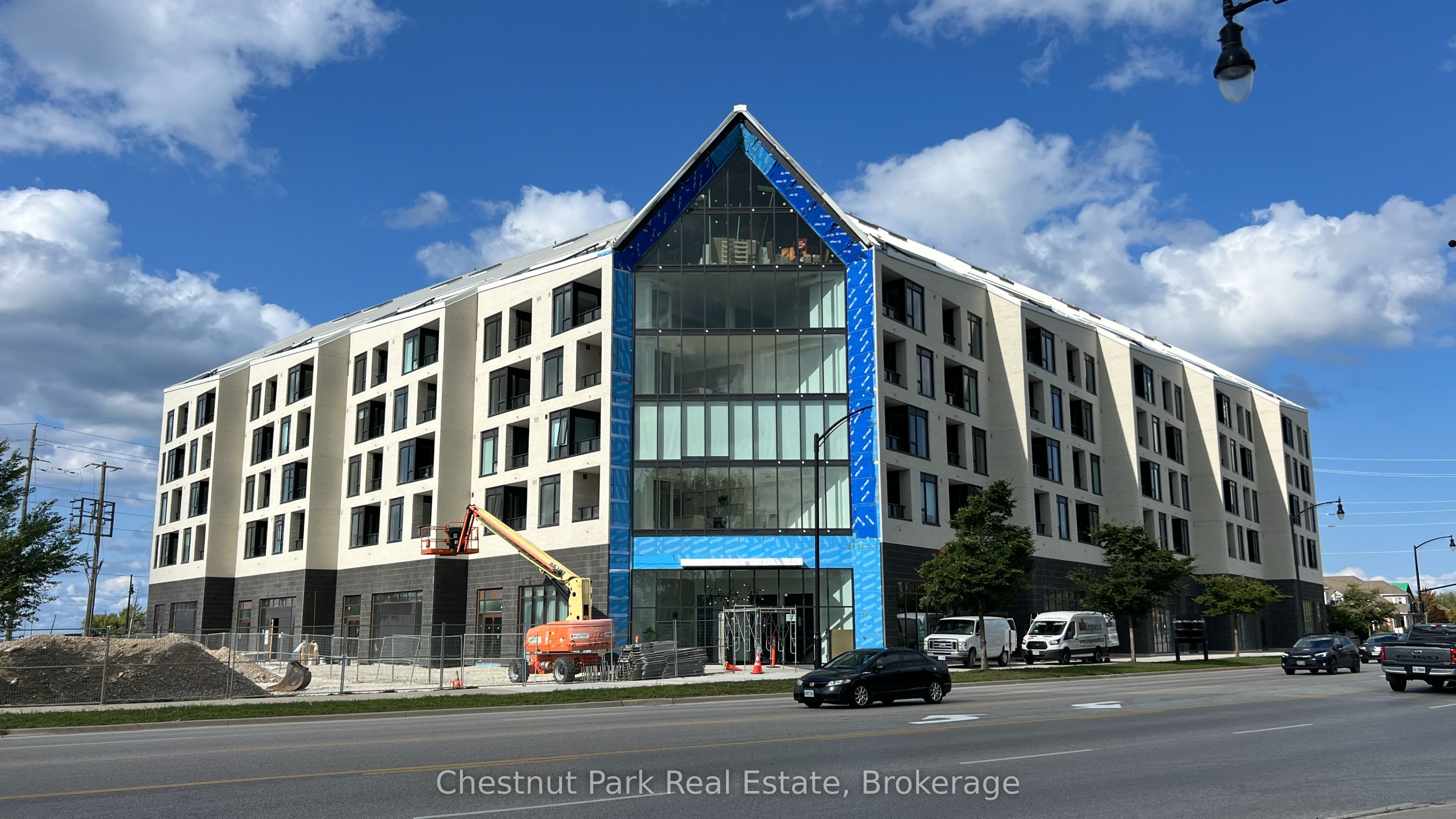 31 Huron Street 102, Collingwood, On L9y 5t7