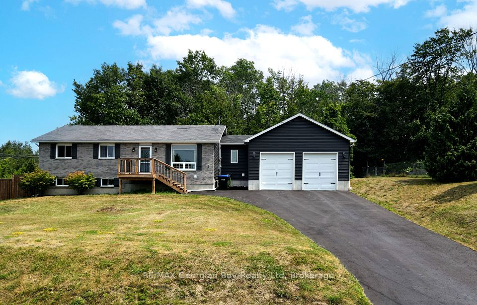 5 Easton Avenue, Tay, On L0k 1r0