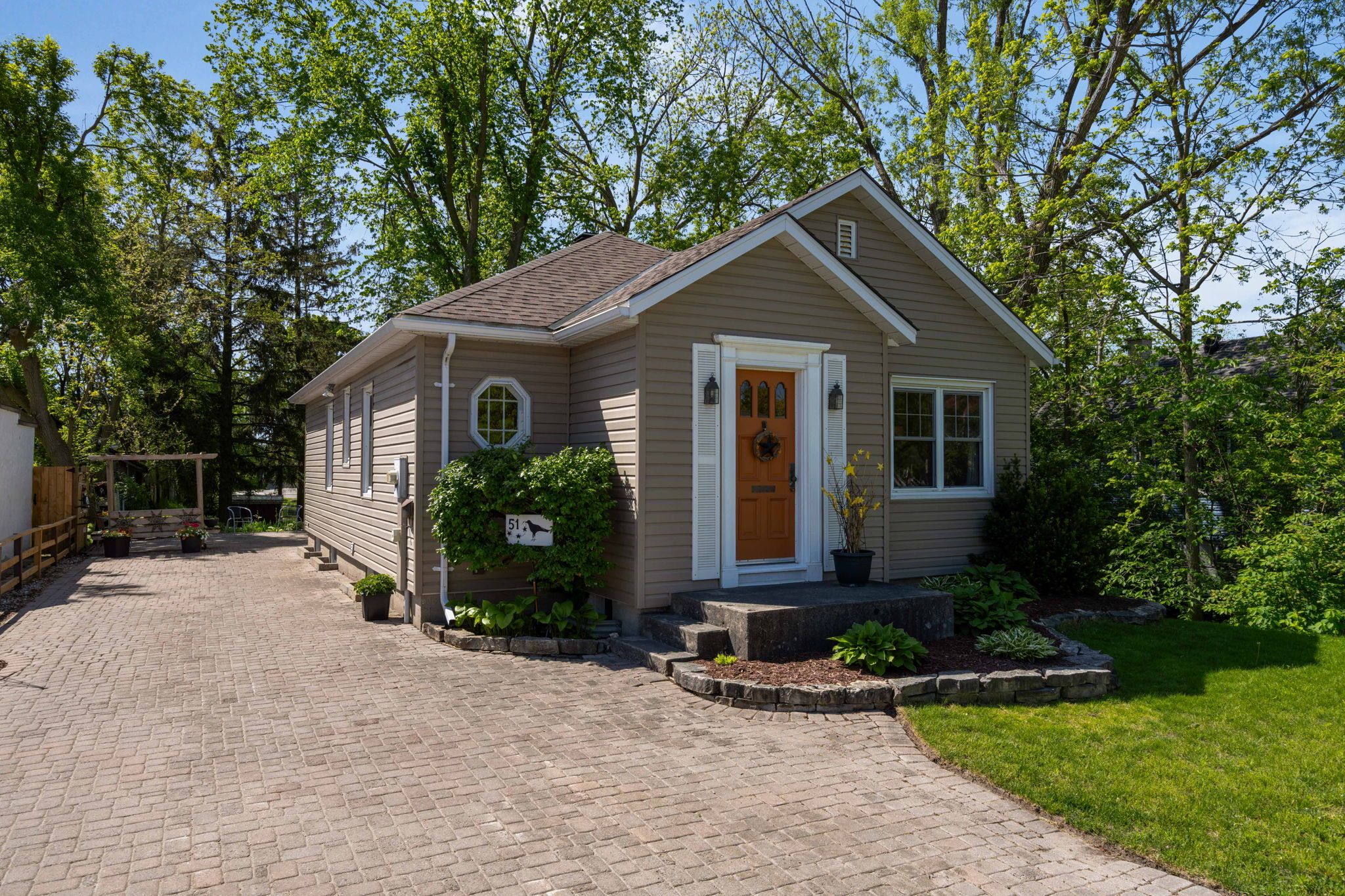 51 Henry Street, Barrie, On L4n 1c6