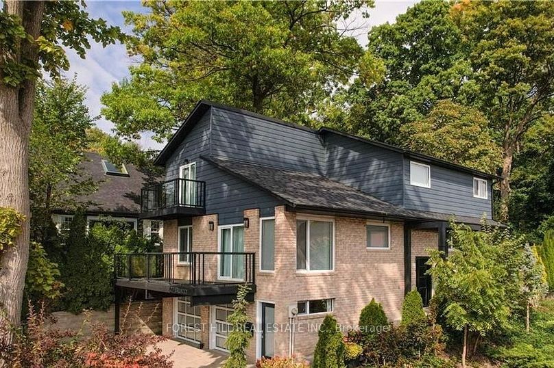 27 Berczy Street, Barrie, On L4m 3p6