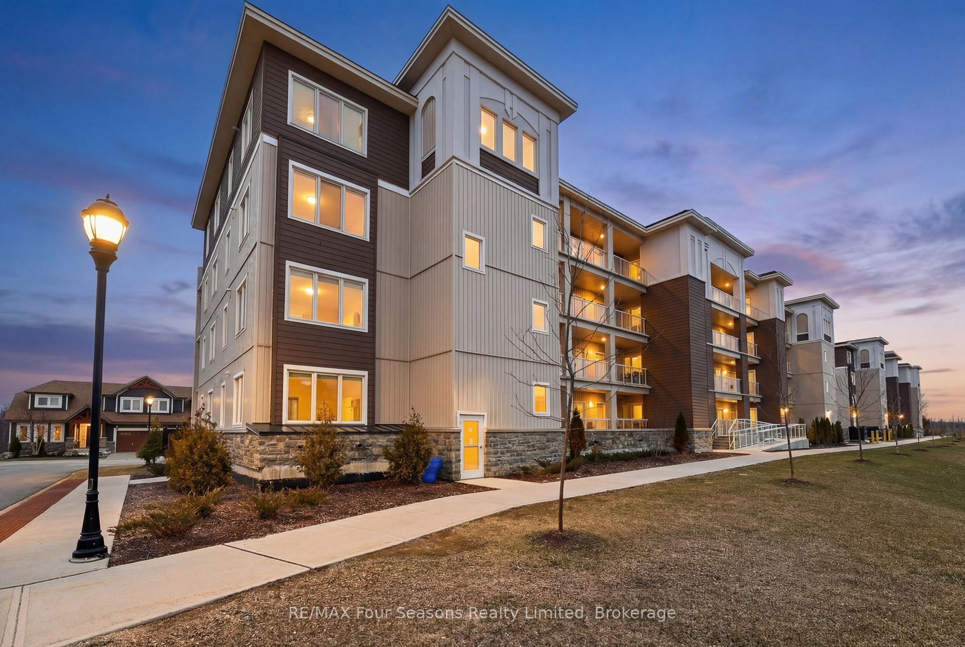 17 Spooner Crescent 108, Collingwood, On L9y 1t3