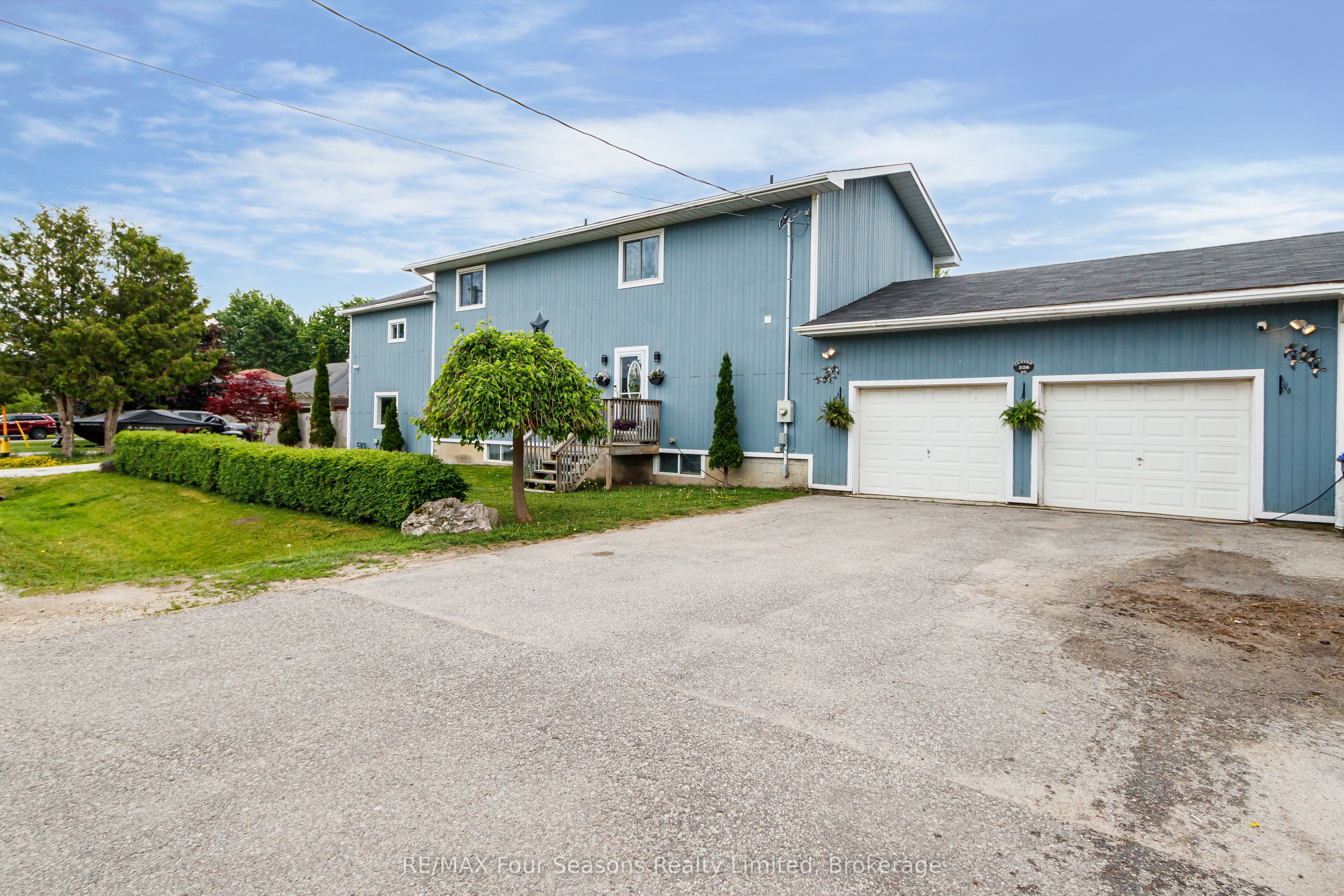 228 Centre Street, Clearview, On L0m 1s0