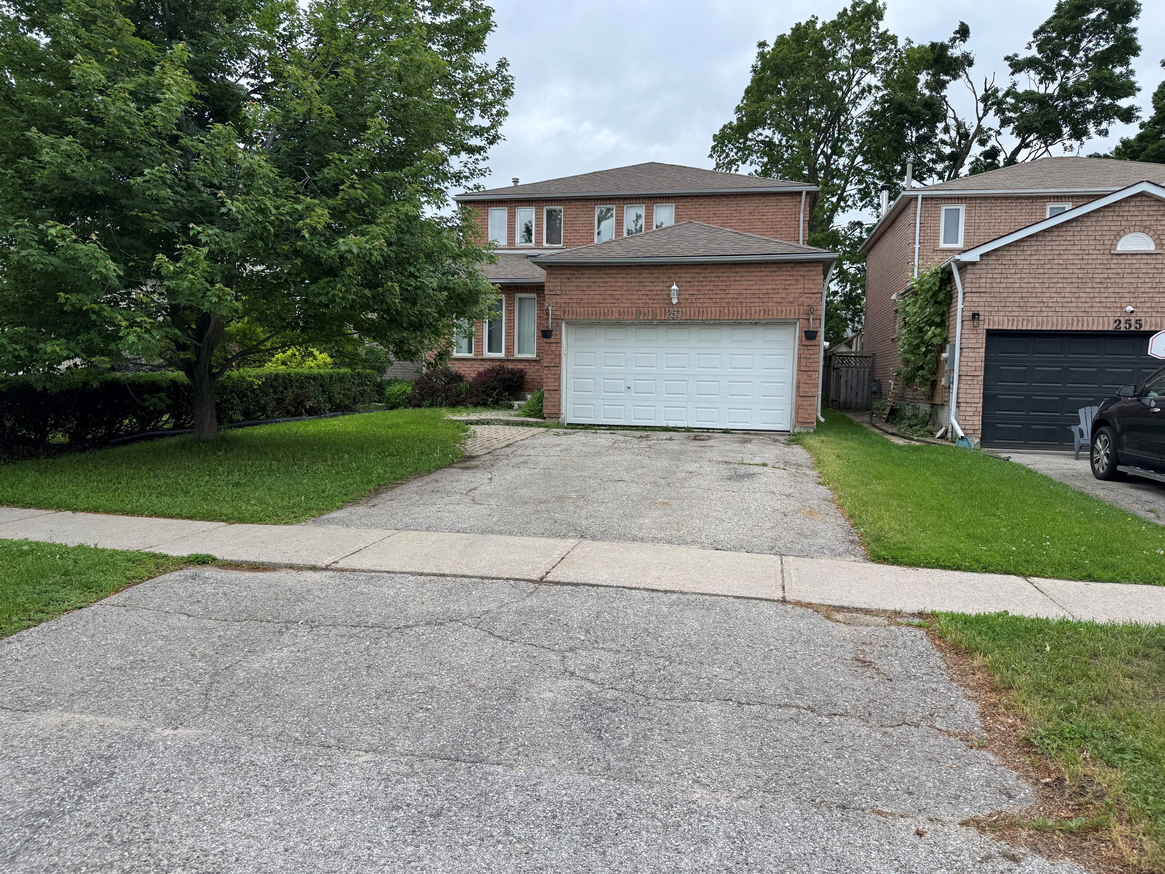 253 Hickling Trail, Barrie, On L4m 5w9