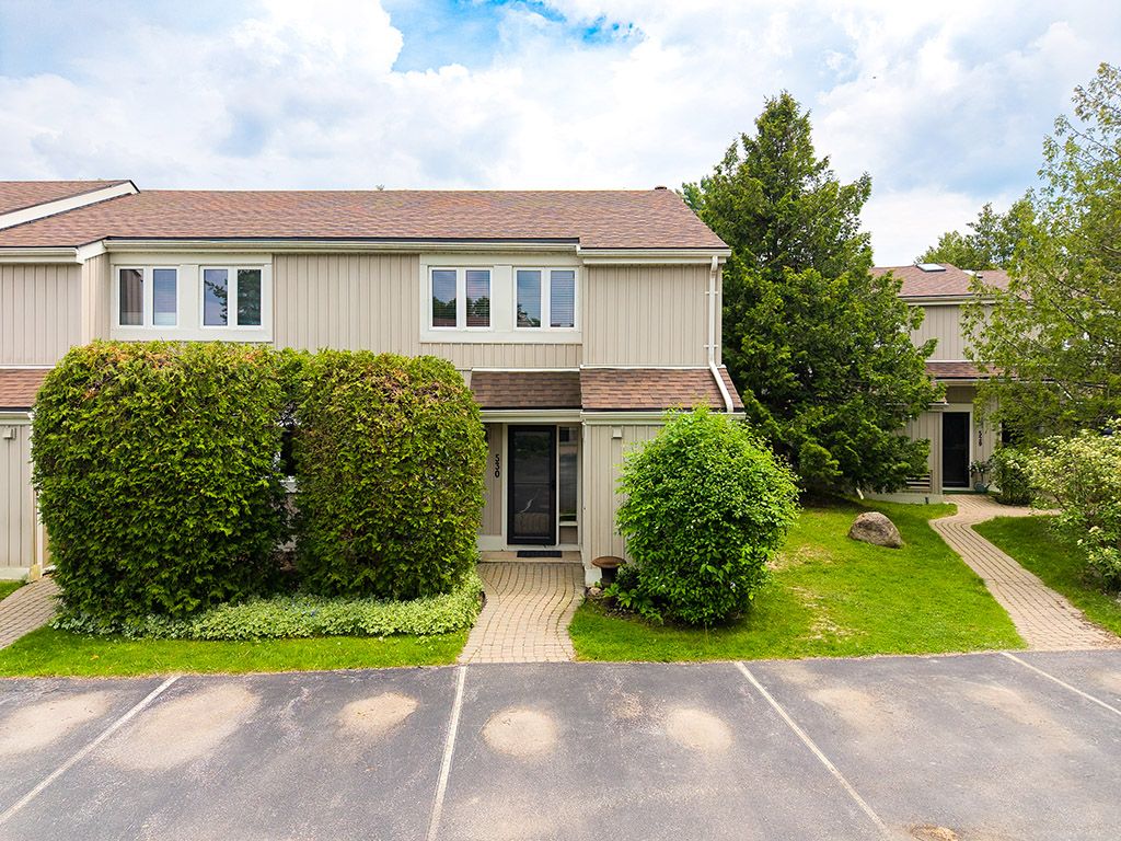 22 Dawson Drive 530, Collingwood, On L9y 5b4
