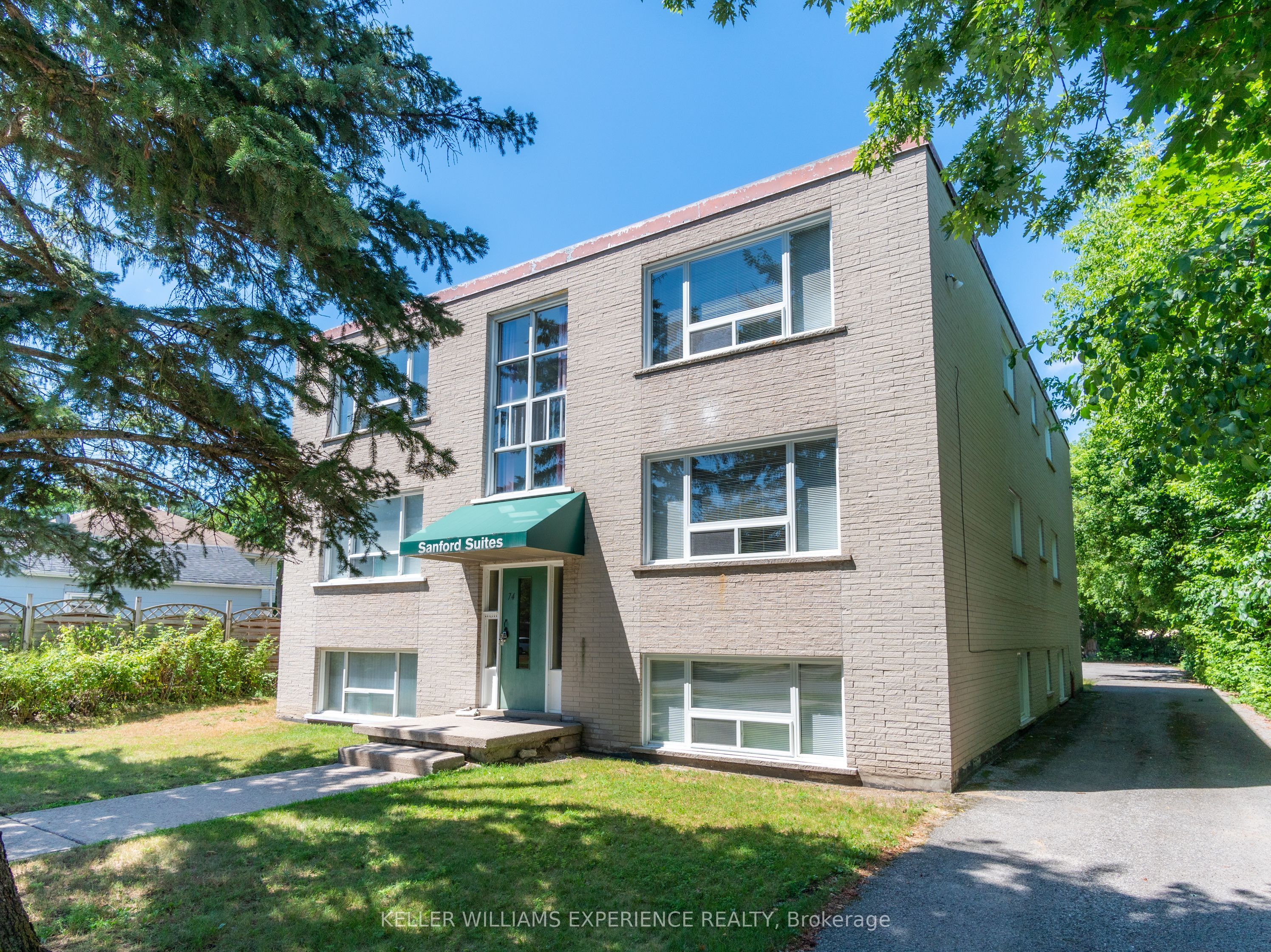 74 Sanford Street Unit #3, Barrie, On L4n 3c5