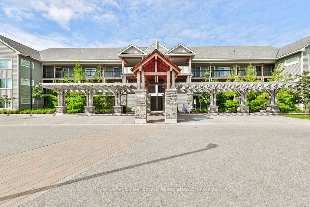 4 Anchorage Crescent 302, Collingwood, On L9y 0y6