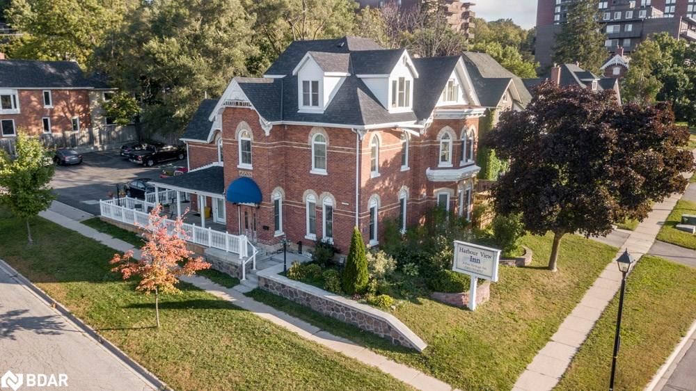 1 Berczy Street, Barrie, On L4m 3p5