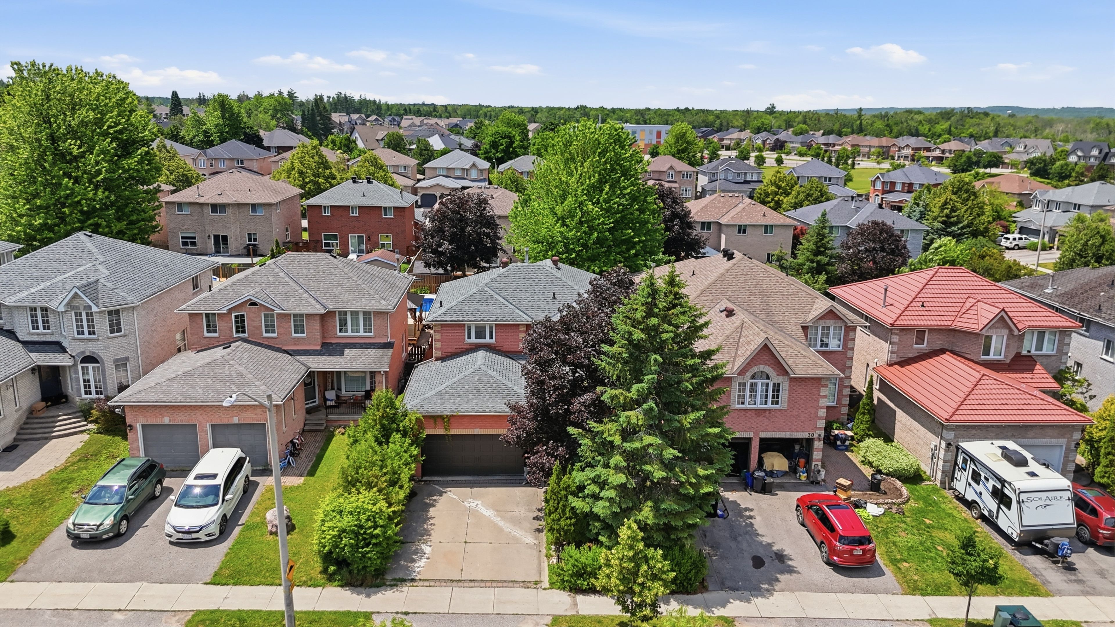 28 Hawkins Drive, Barrie, On L4n 0a6
