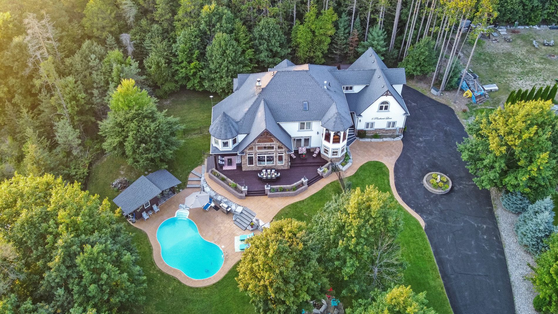 6 Pinehurst Lane, Springwater, On L9x 0c7