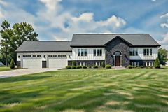 3 Stokes Drive, Springwater, On L0l 1y0