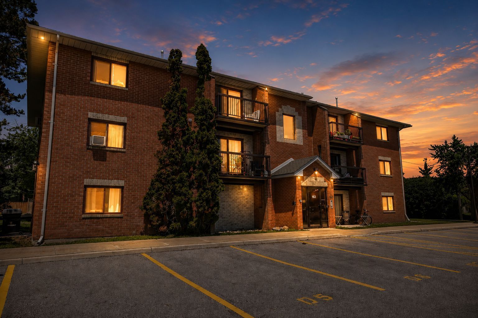163 Edgehill Drive D11, Barrie, On L4n 1l9