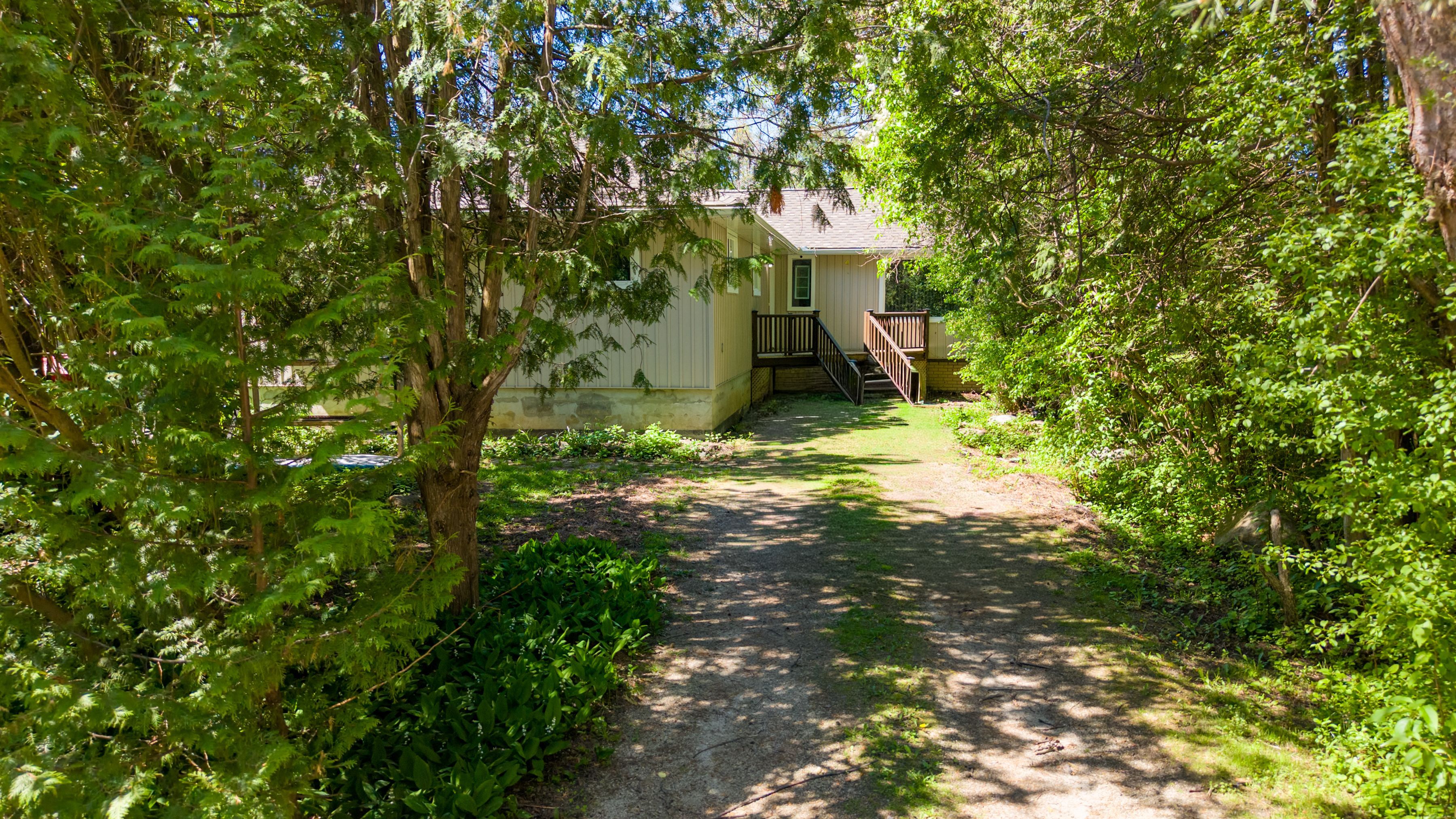 4 Parkside Avenue, Collingwood, On L9y 5p3