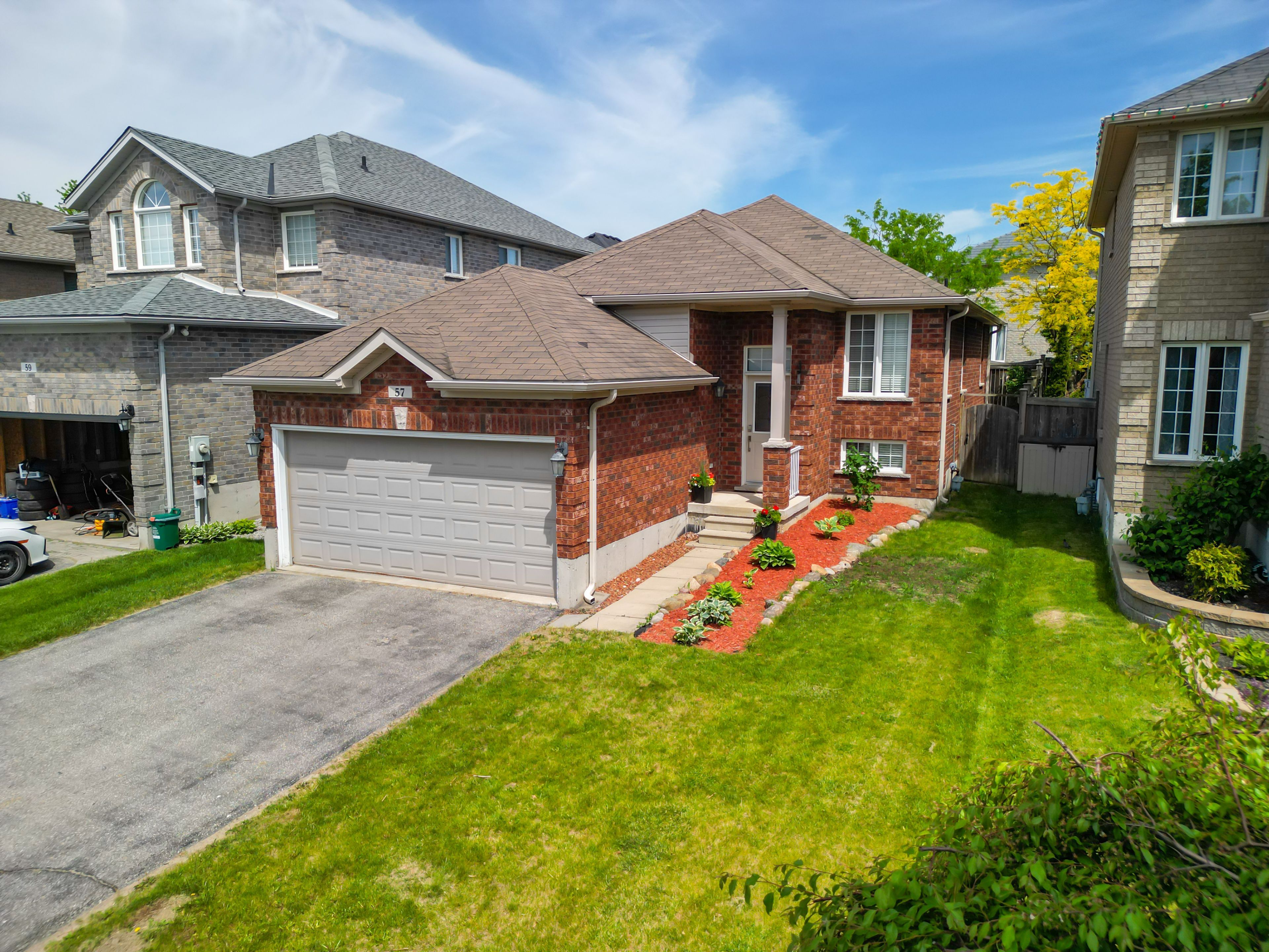 57 Parisian Crescent, Barrie, On L4n 0y9