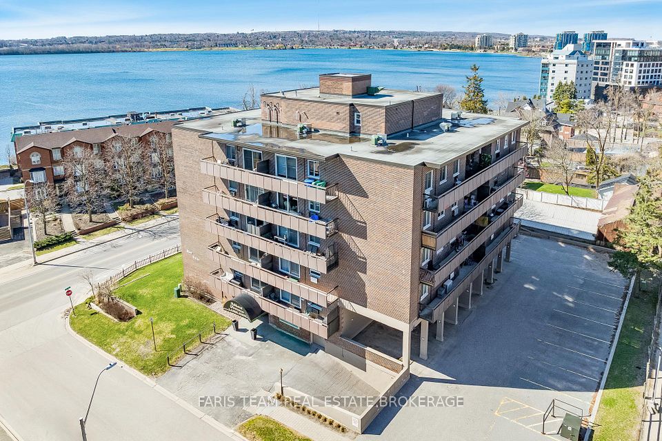2 Albert Street 48, Barrie, On L4m 3s4