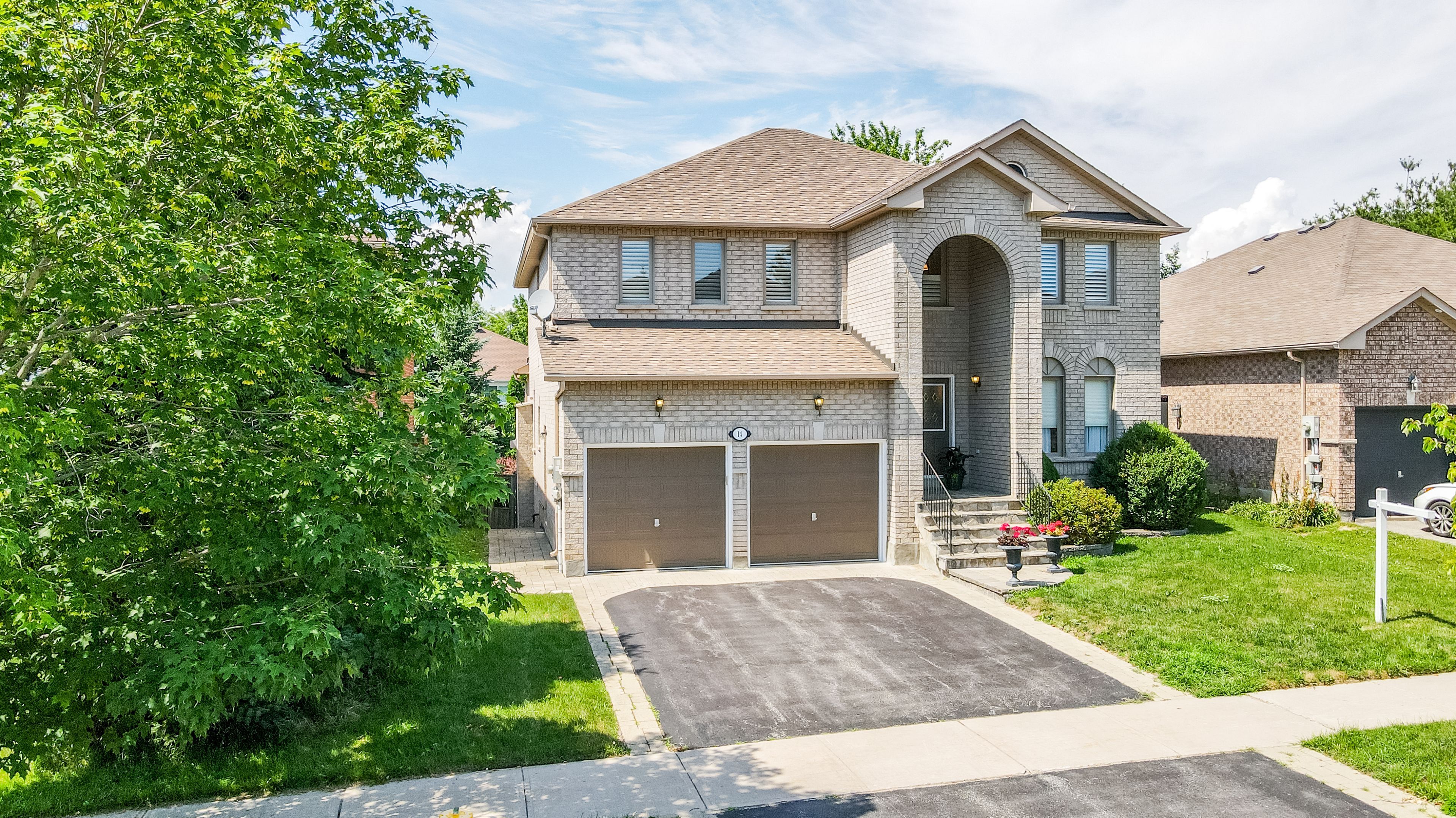 14 Imperial Crown Lane, Barrie, On L4n 0t4