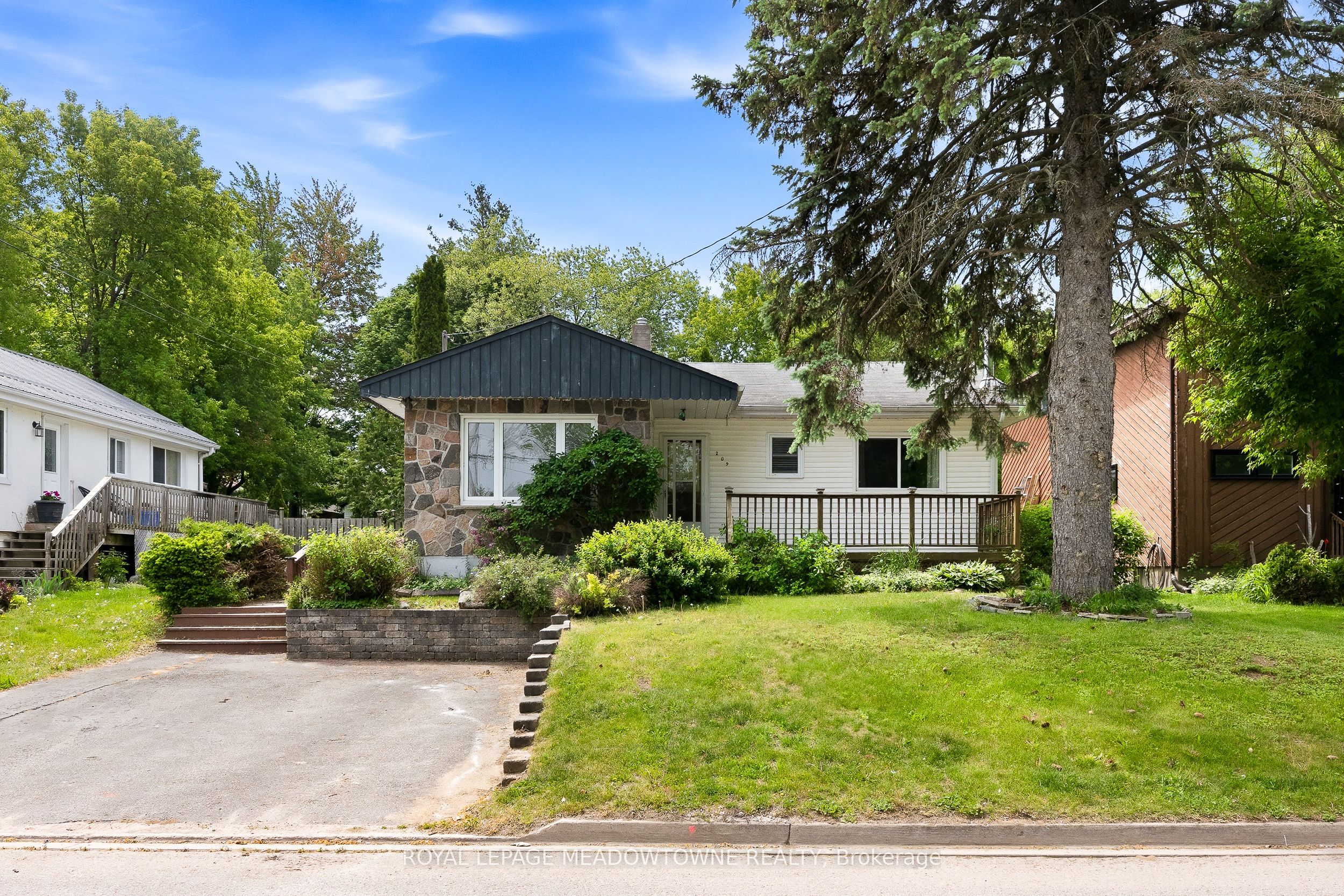 209 Cliff Road, Barrie, On L4n 3x5