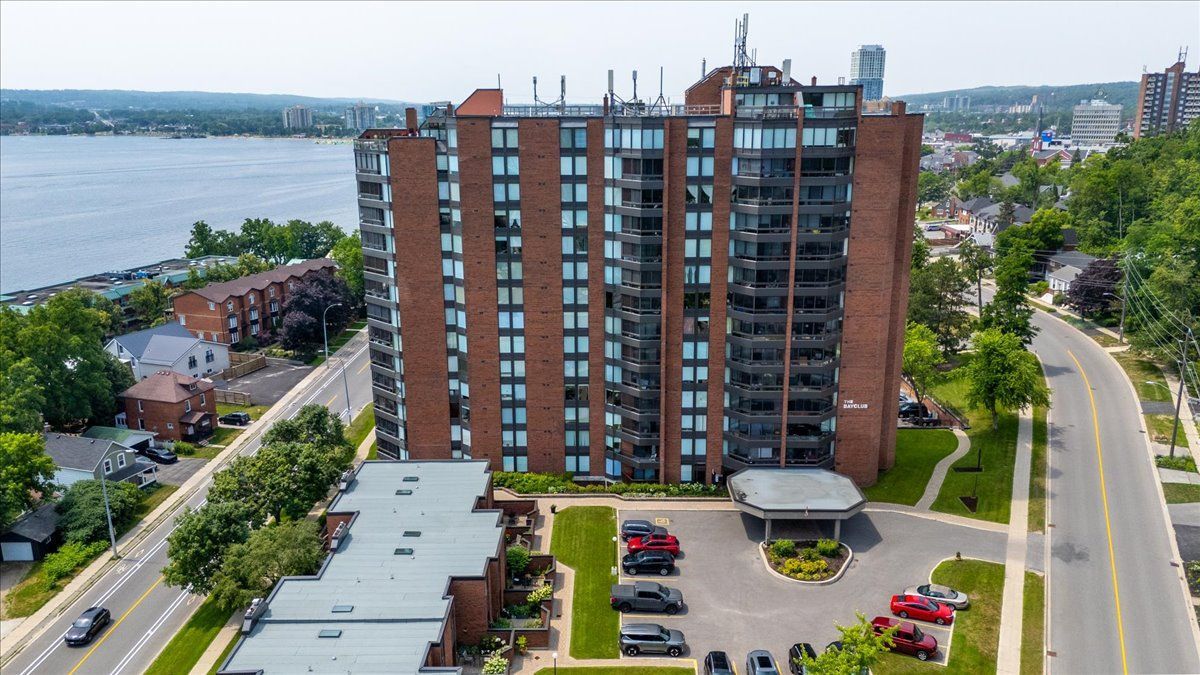 181 Collier Street 202, Barrie, On L4m 5l6